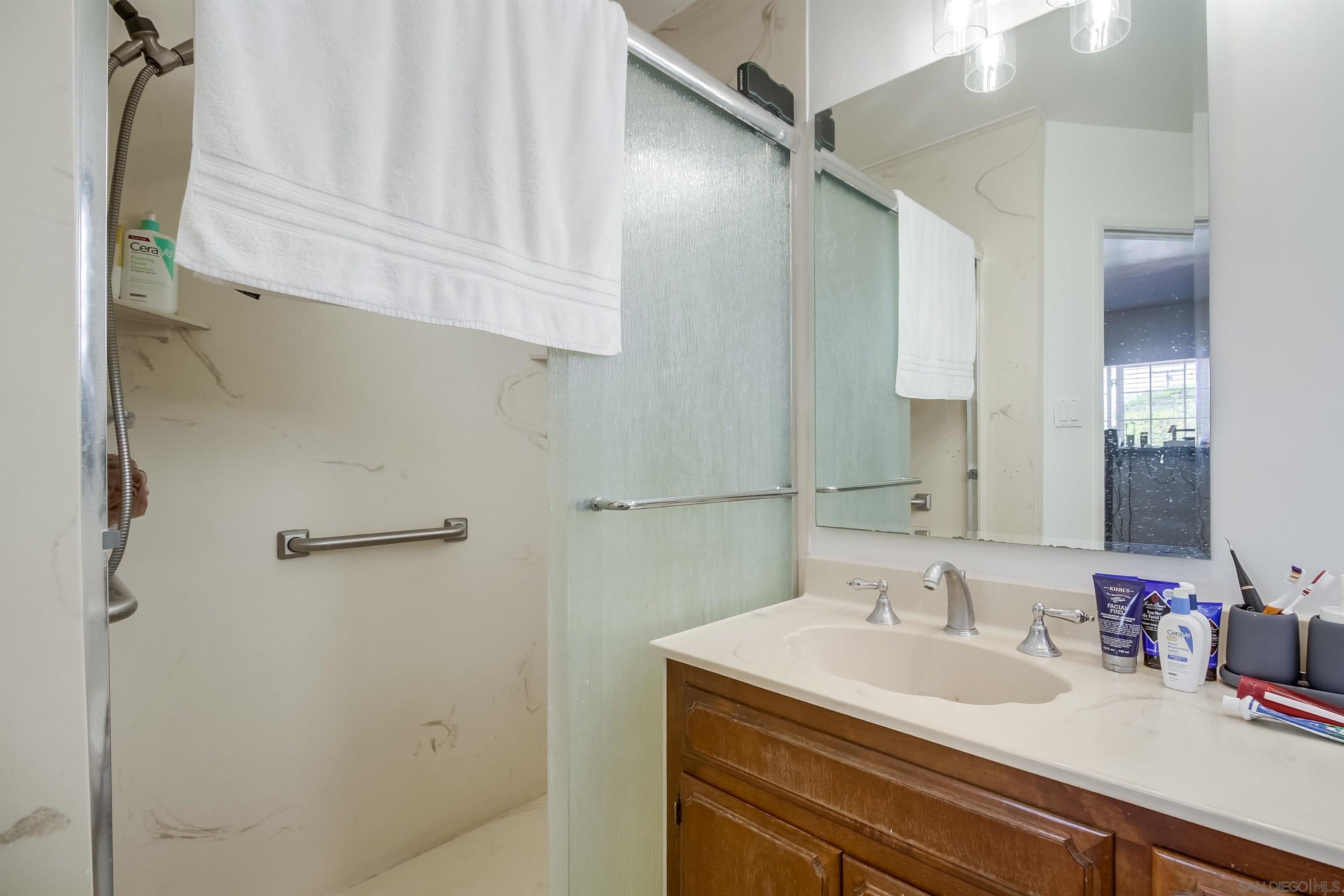 Detail Gallery Image 24 of 37 For 1840  Locust St, San Diego,  CA 92106 - 4 Beds | 2 Baths