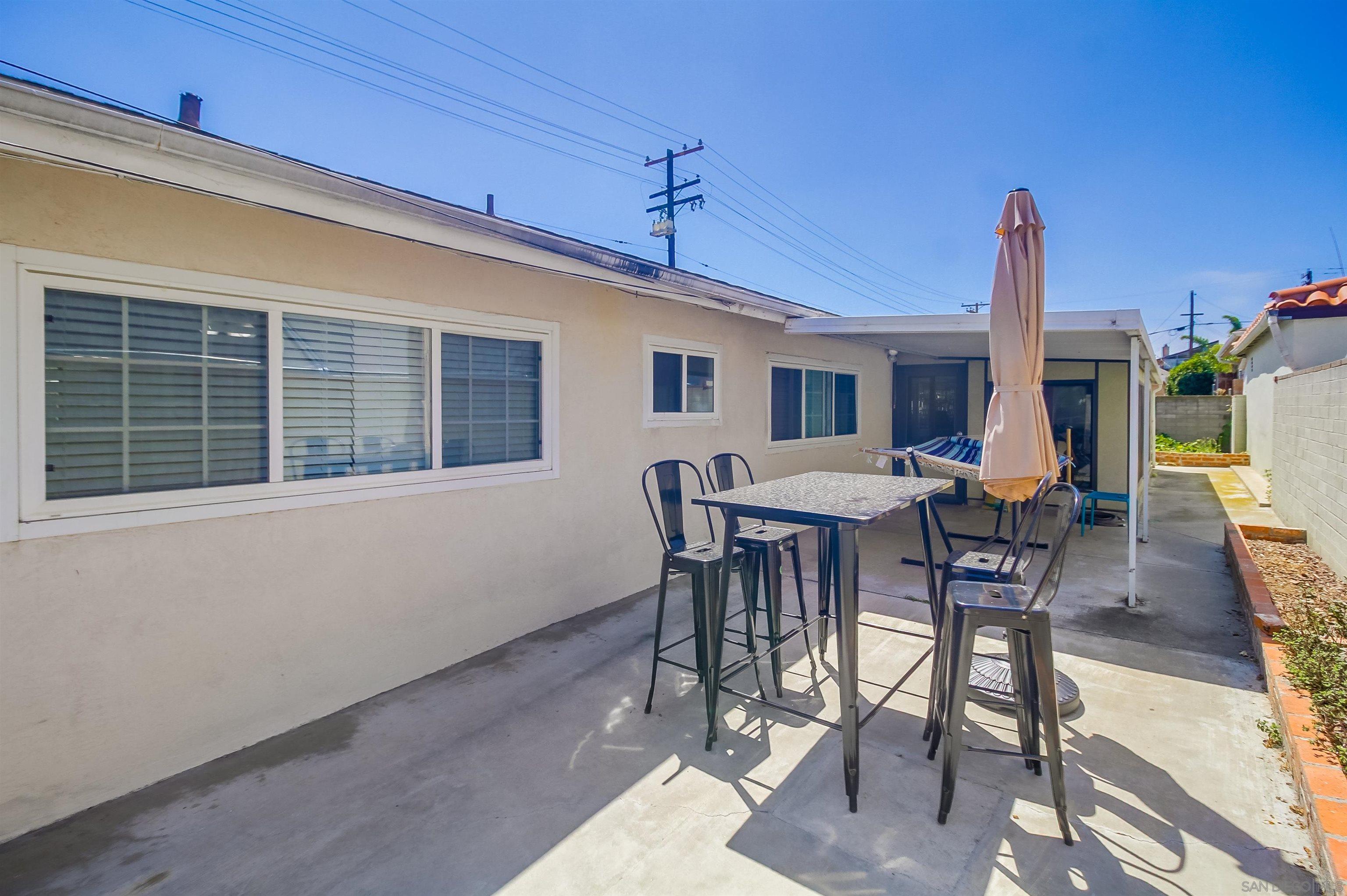 Detail Gallery Image 27 of 37 For 1840  Locust St, San Diego,  CA 92106 - 4 Beds | 2 Baths