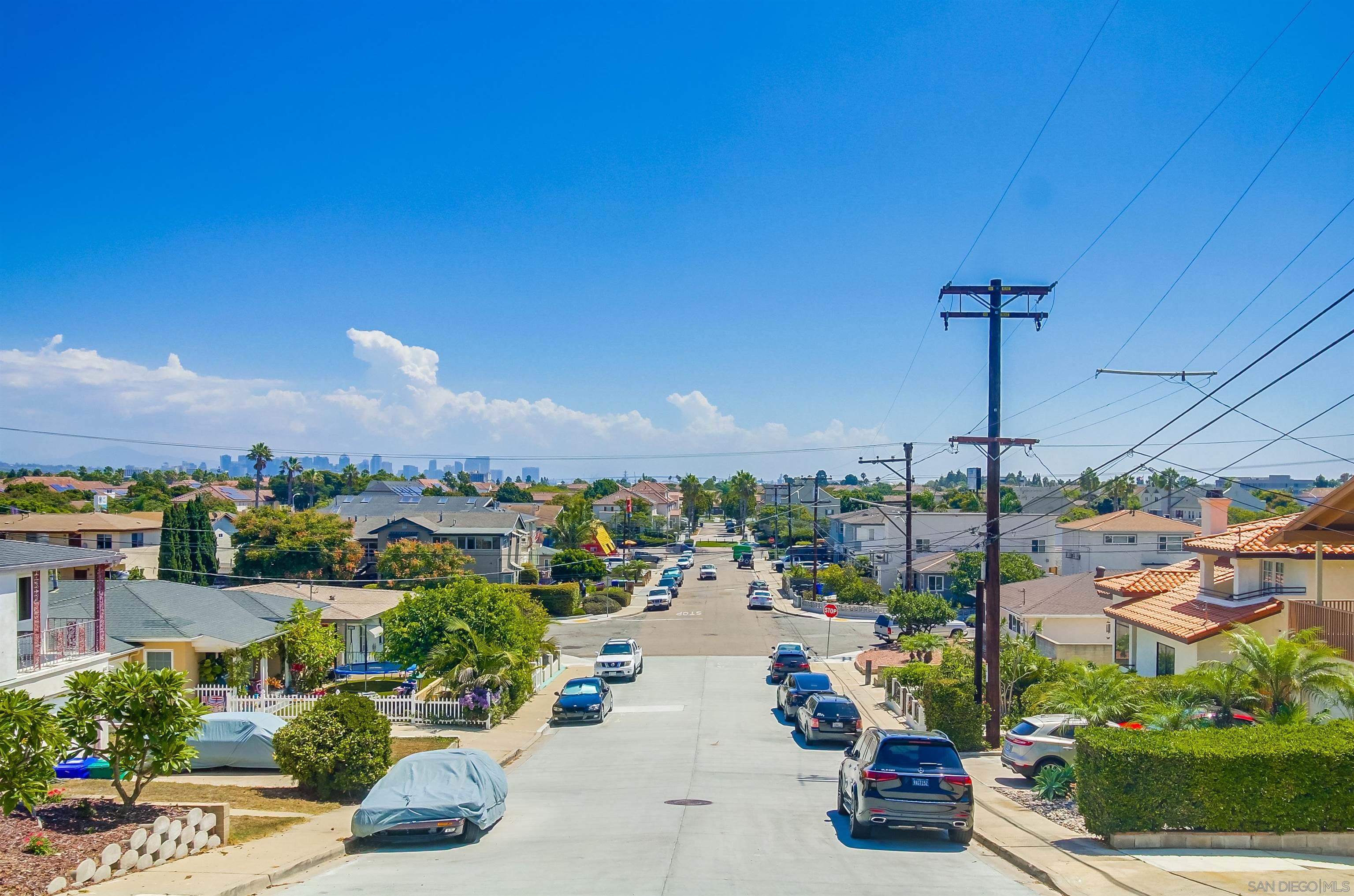 Detail Gallery Image 30 of 37 For 1840  Locust St, San Diego,  CA 92106 - 4 Beds | 2 Baths
