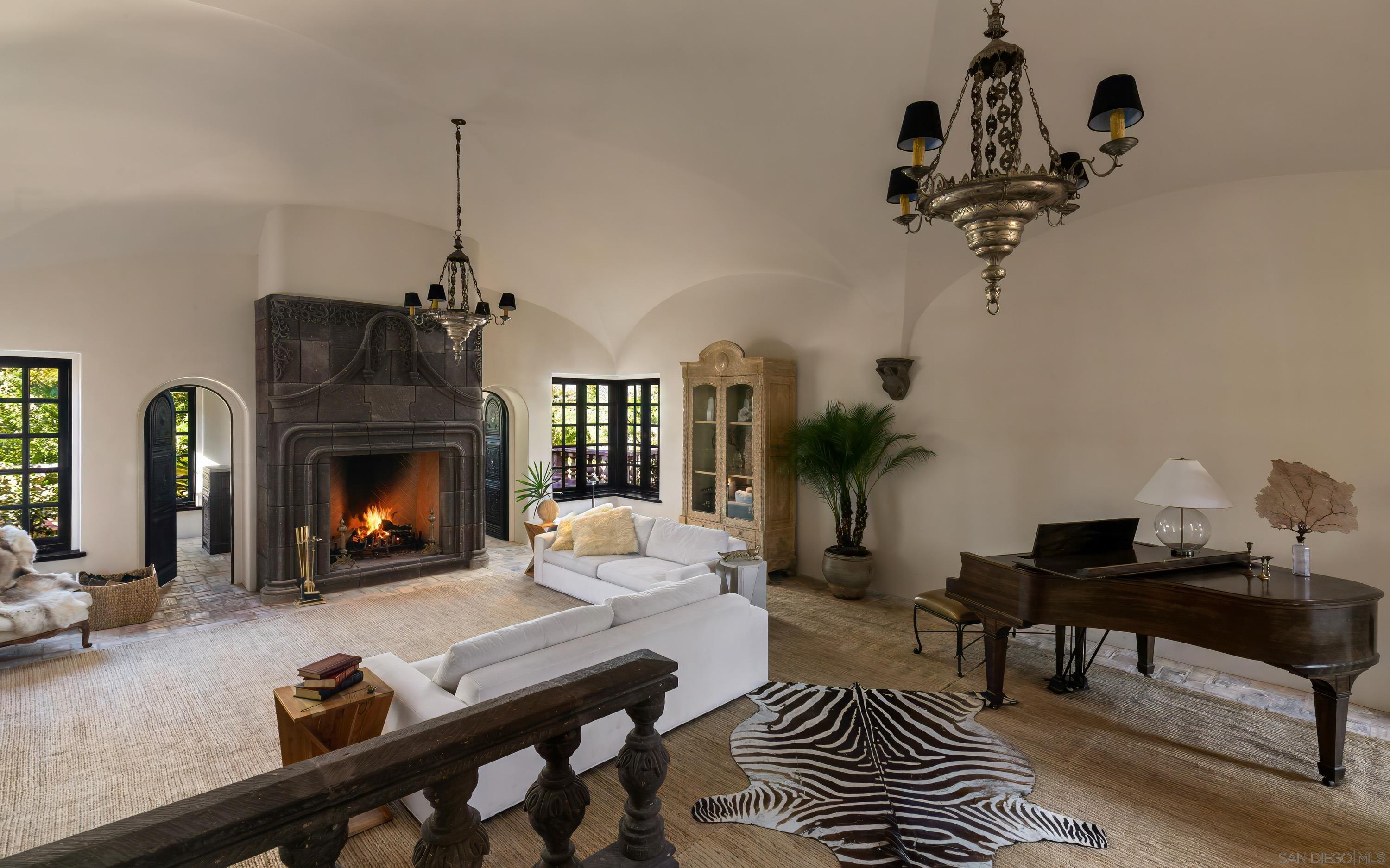 Detail Gallery Image 13 of 65 For 17116  Paseo Hermosa, Rancho Santa Fe,  CA 92067 - 9 Beds | 11/1 Baths