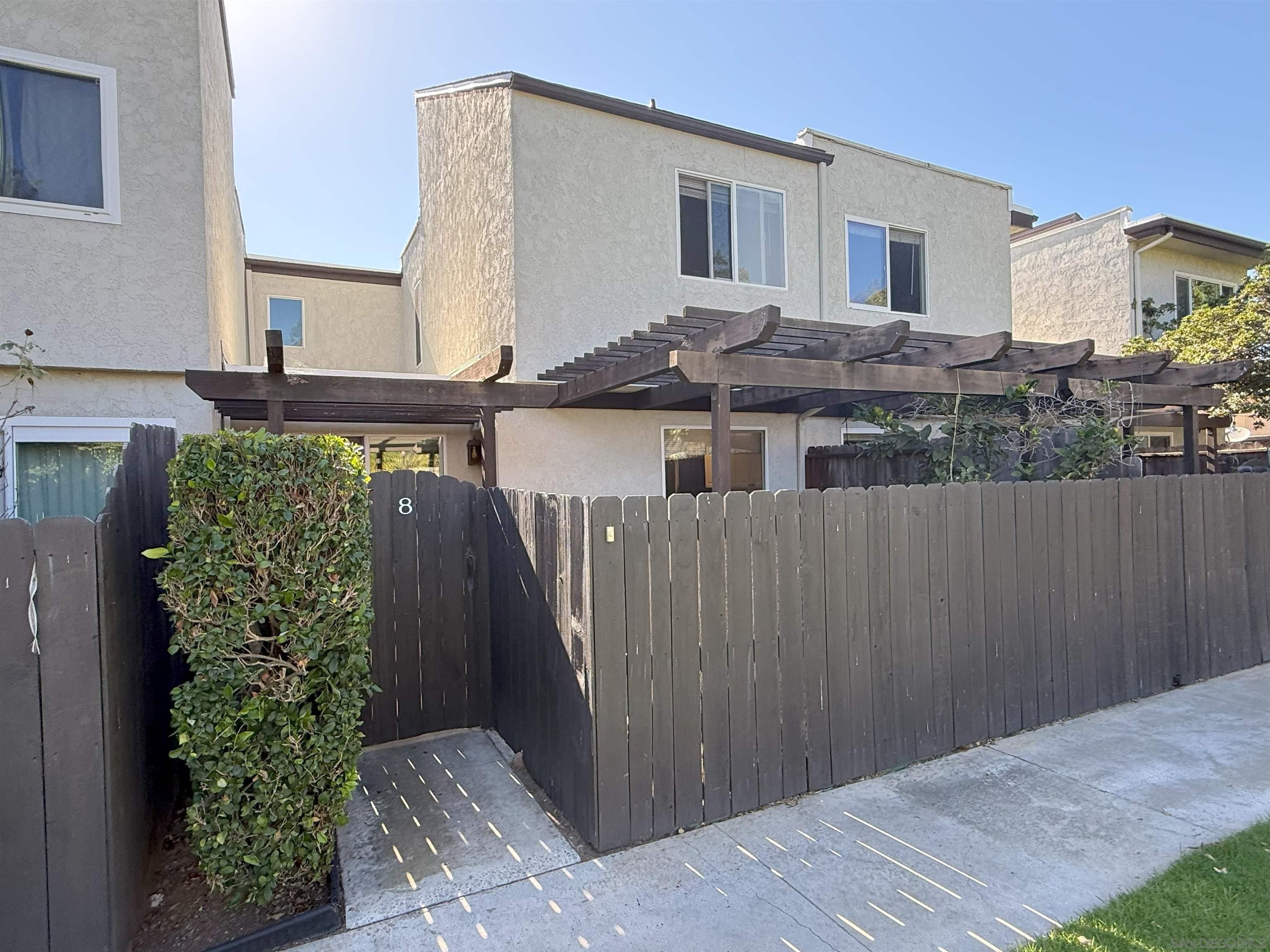 Front Image Thumbnail for SD250038235