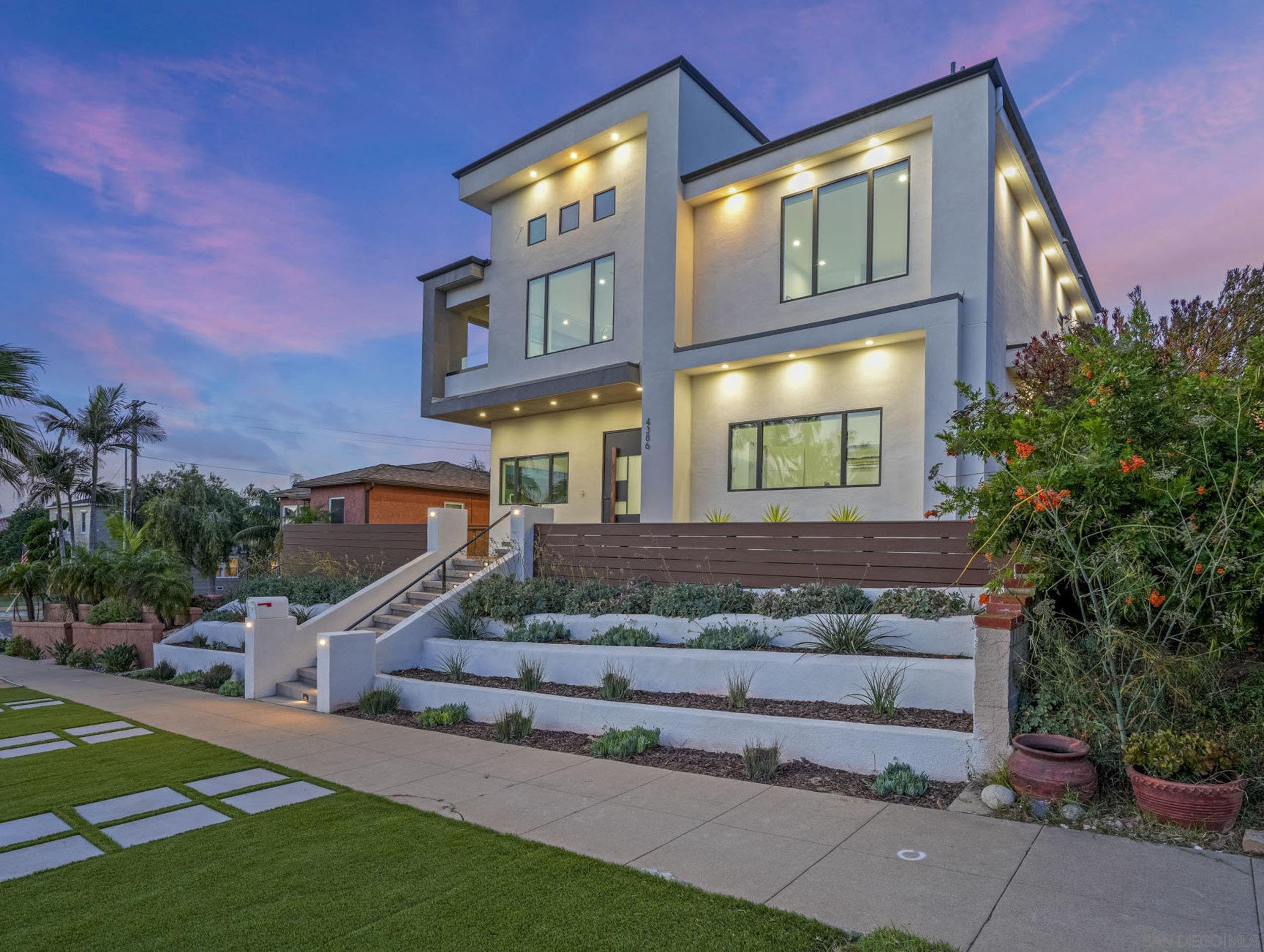 Front Image Thumbnail for SD250038246