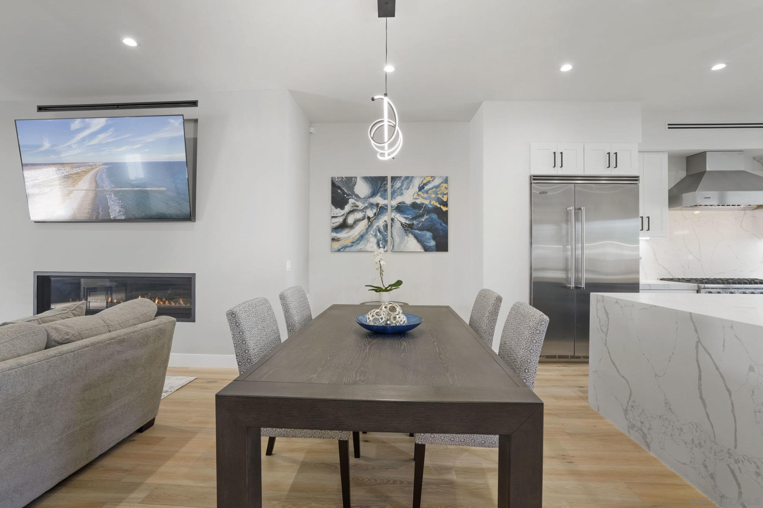 Detail Gallery Image 12 of 53 For 4386  Newport Ave, San Diego,  CA 92107 - 5 Beds | 4/1 Baths