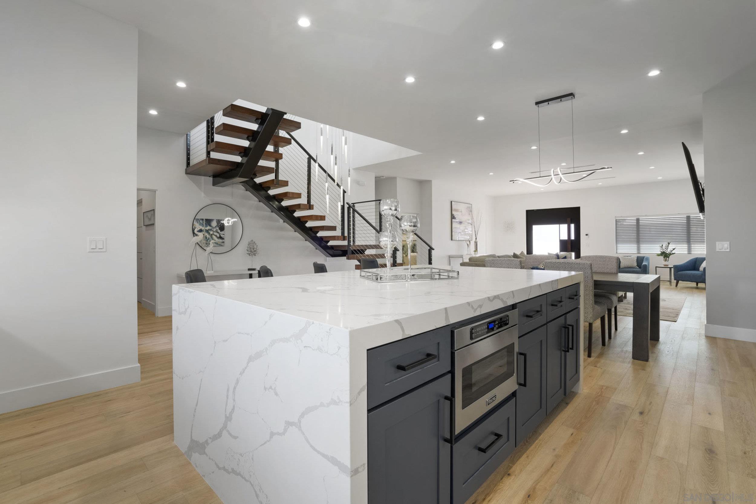 Detail Gallery Image 16 of 53 For 4386  Newport Ave, San Diego,  CA 92107 - 5 Beds | 4/1 Baths