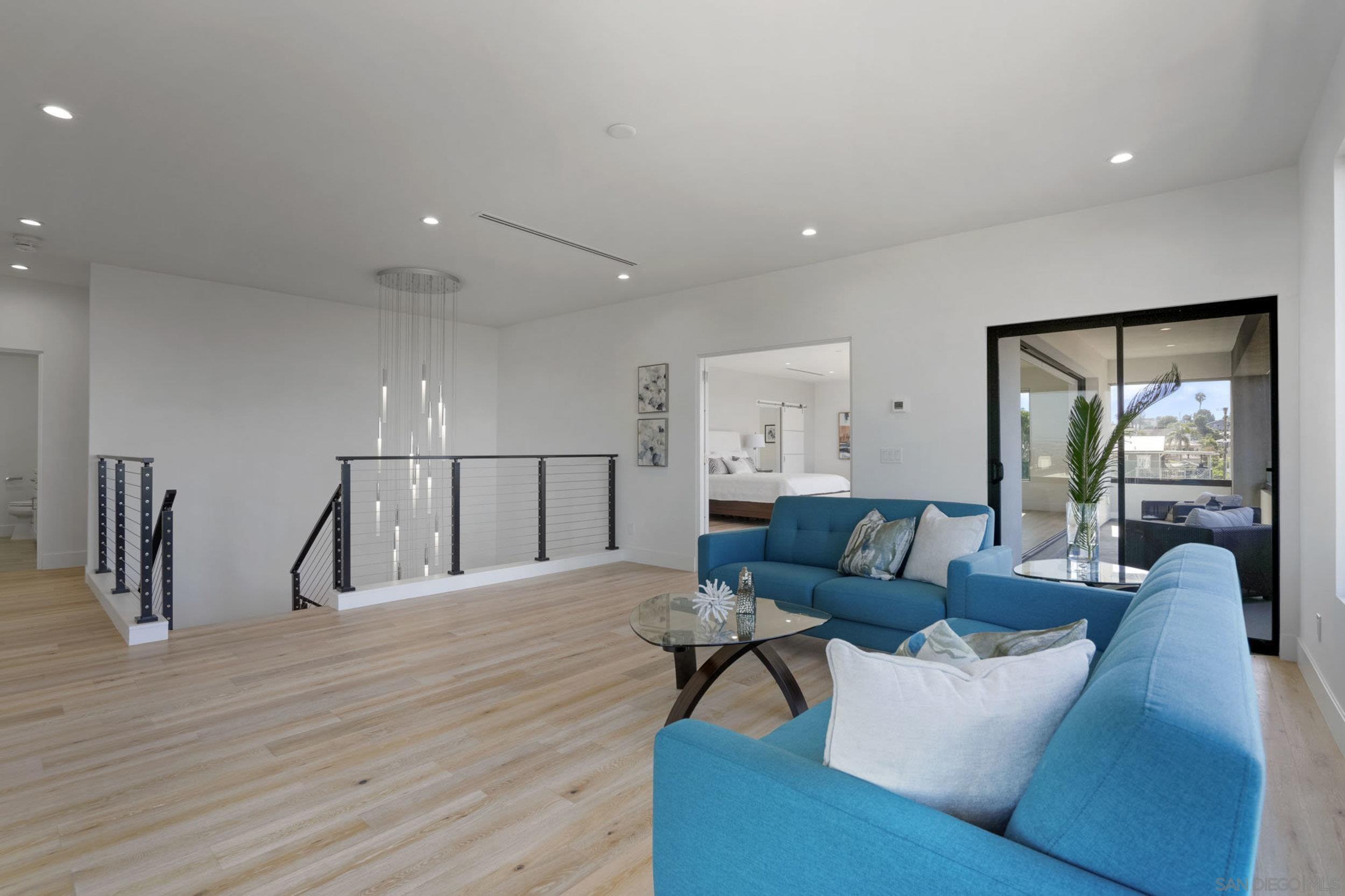 Detail Gallery Image 22 of 53 For 4386  Newport Ave, San Diego,  CA 92107 - 5 Beds | 4/1 Baths