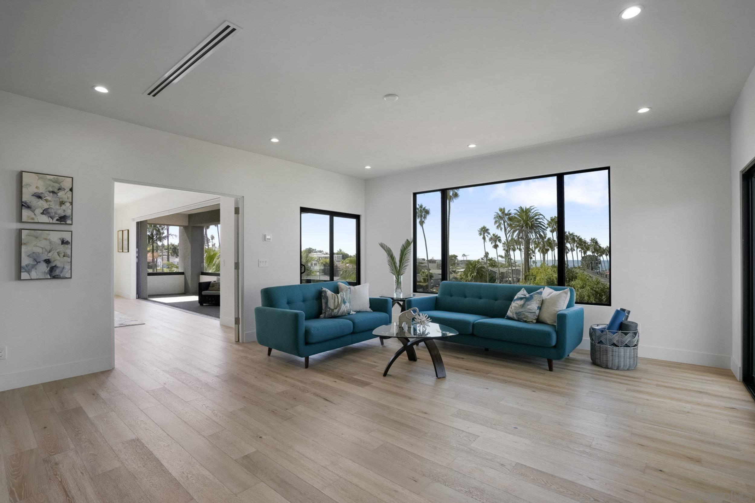 Detail Gallery Image 23 of 53 For 4386  Newport Ave, San Diego,  CA 92107 - 5 Beds | 4/1 Baths