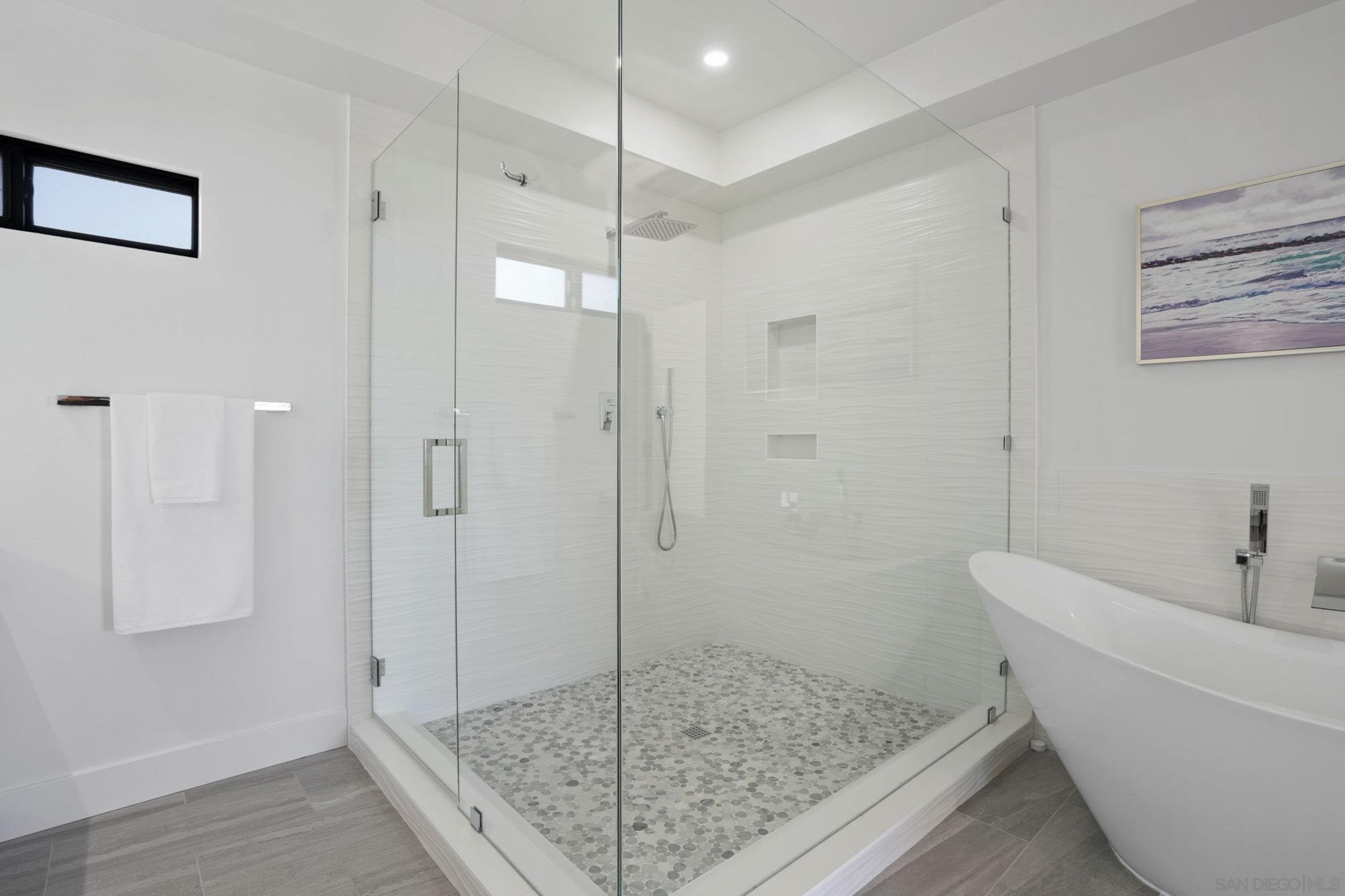 Detail Gallery Image 32 of 53 For 4386  Newport Ave, San Diego,  CA 92107 - 5 Beds | 4/1 Baths