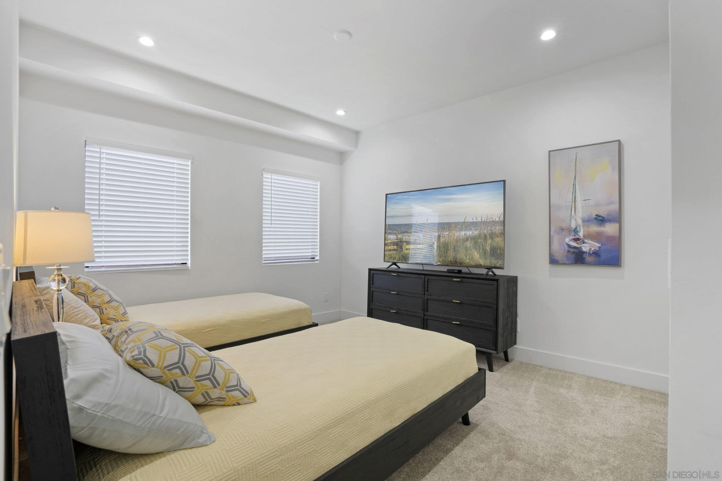 Detail Gallery Image 34 of 53 For 4386  Newport Ave, San Diego,  CA 92107 - 5 Beds | 4/1 Baths