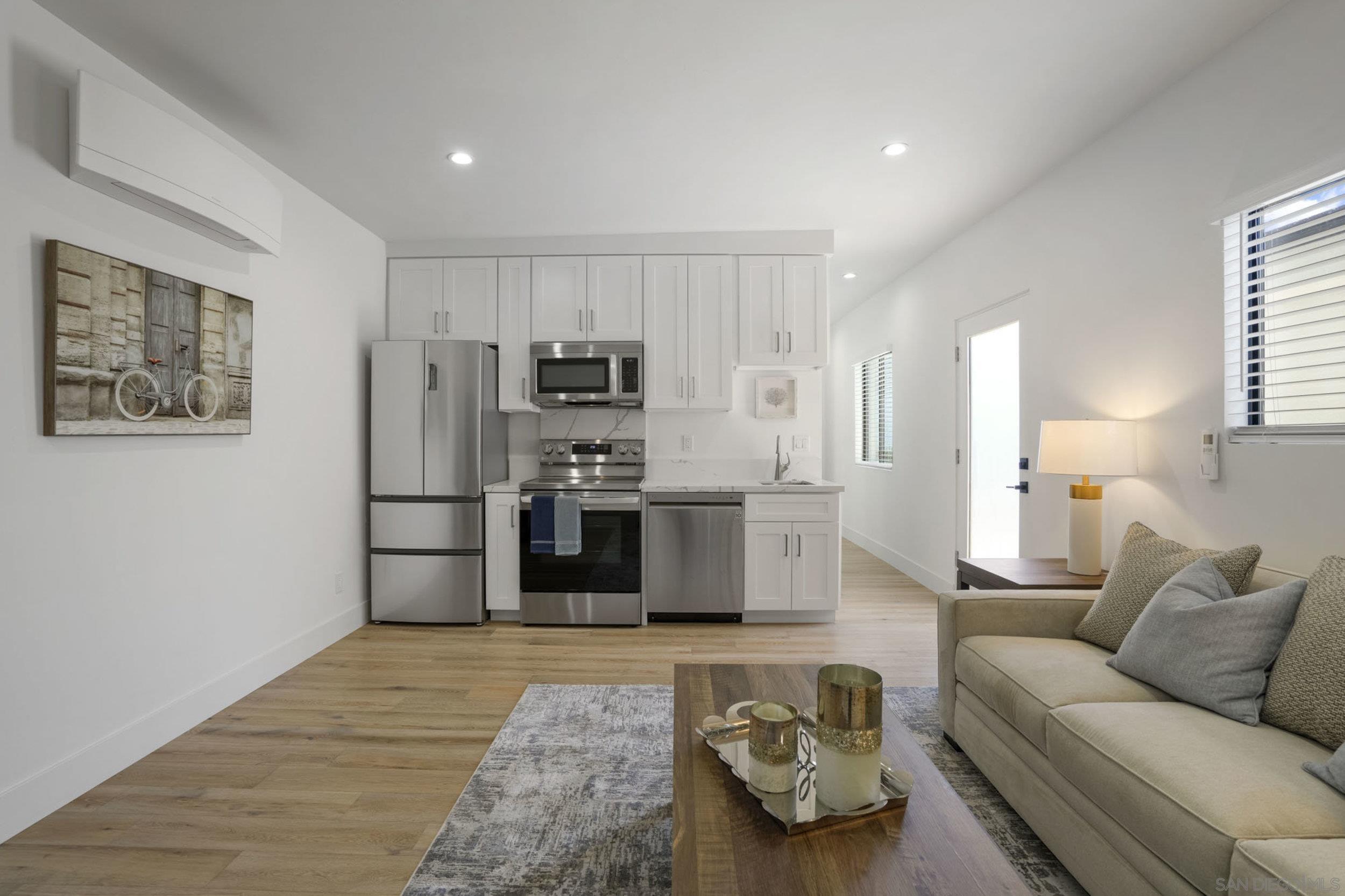 Detail Gallery Image 40 of 53 For 4386  Newport Ave, San Diego,  CA 92107 - 5 Beds | 4/1 Baths