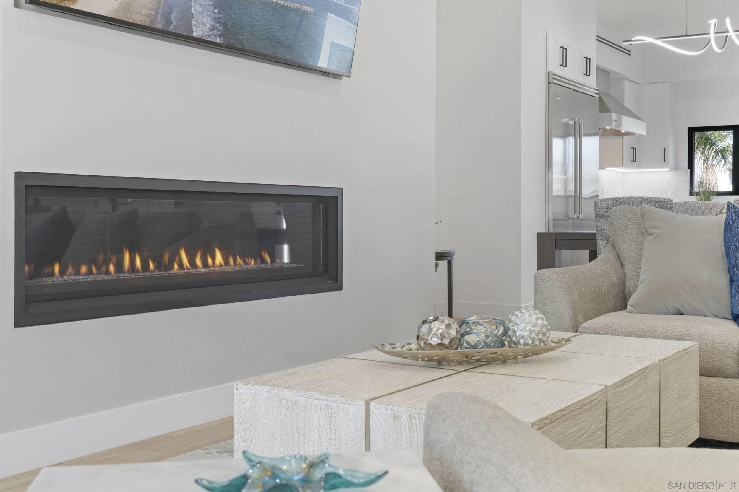 Detail Gallery Image 10 of 53 For 4386  Newport Ave, San Diego,  CA 92107 - 5 Beds | 4/1 Baths