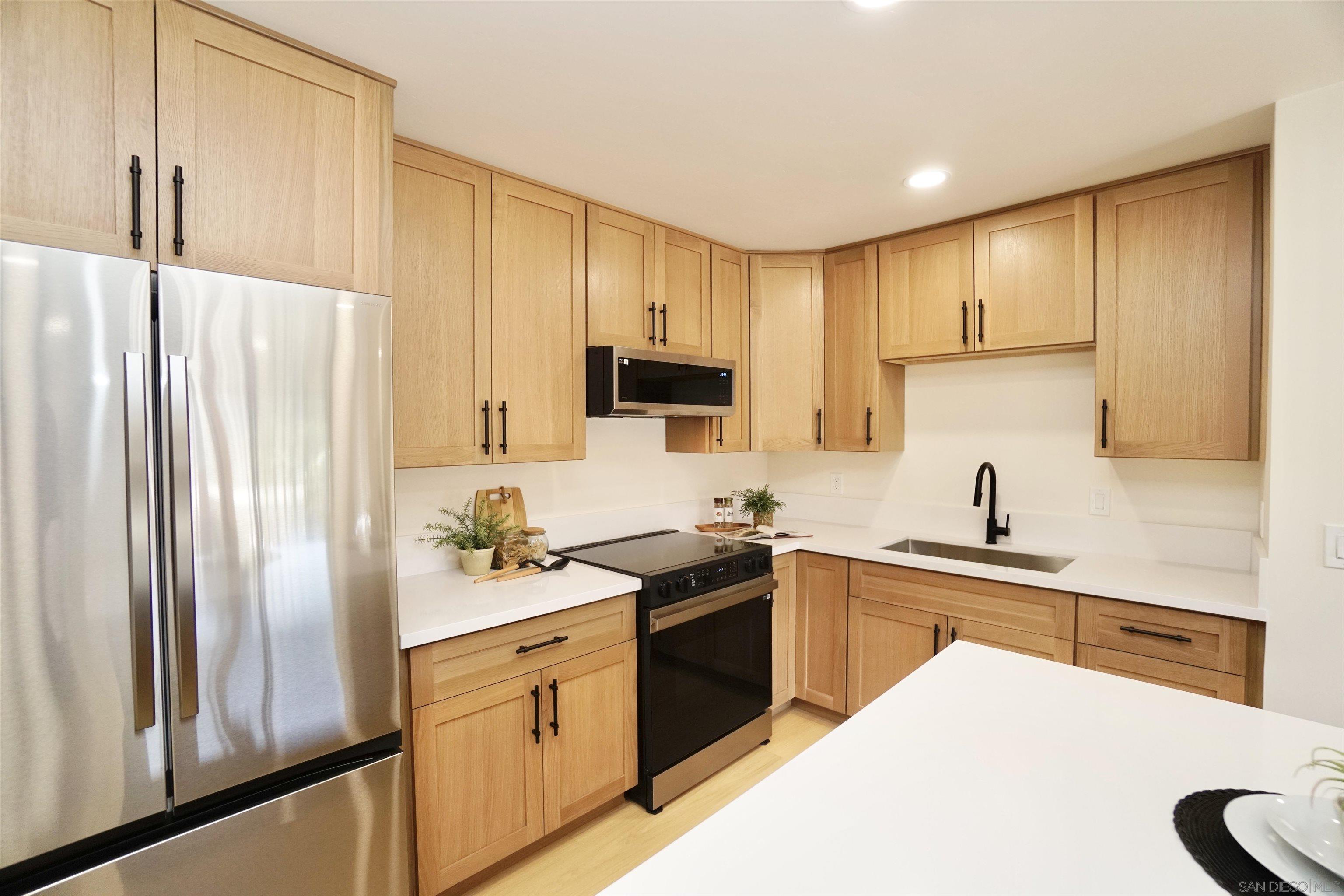 Detail Gallery Image 8 of 27 For 6358  Rancho Mission Road  612, San Diego,  CA 92108 - 2 Beds | 1 Baths