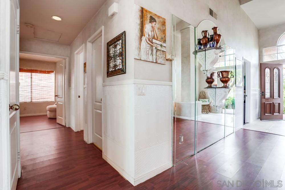 Detail Gallery Image 19 of 40 For 1672  Olympus Loop Dr, Vista,  CA 92081 - 3 Beds | 2 Baths