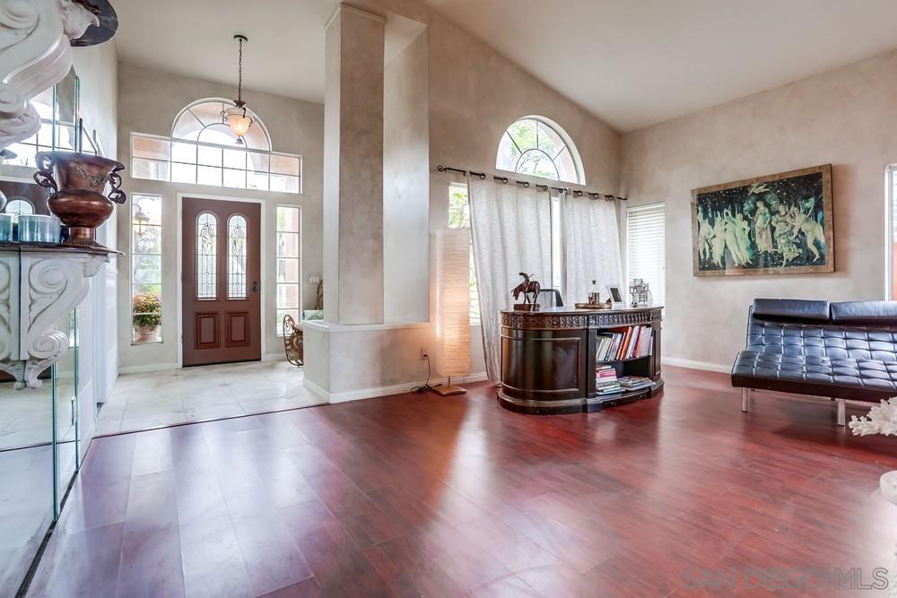 Detail Gallery Image 6 of 40 For 1672  Olympus Loop Dr, Vista,  CA 92081 - 3 Beds | 2 Baths