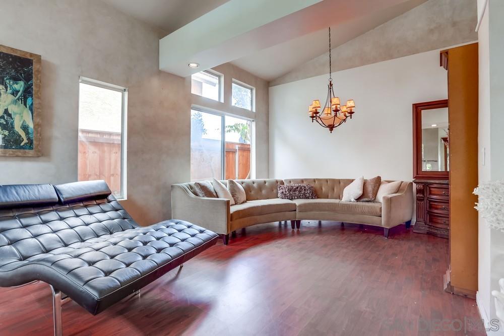 Detail Gallery Image 8 of 40 For 1672  Olympus Loop Dr, Vista,  CA 92081 - 3 Beds | 2 Baths