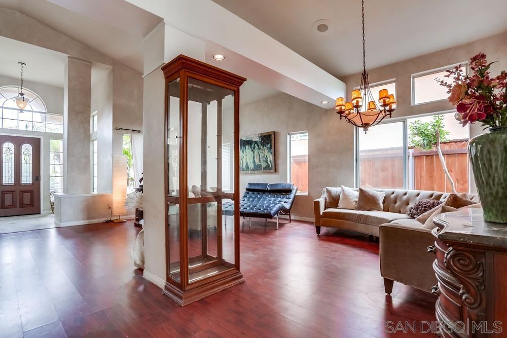 Detail Gallery Image 9 of 40 For 1672  Olympus Loop Dr, Vista,  CA 92081 - 3 Beds | 2 Baths