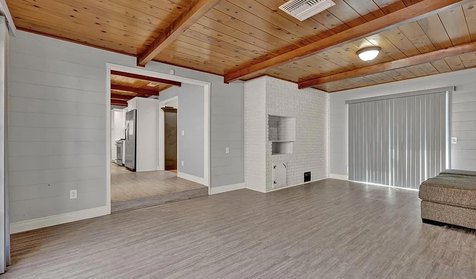 Detail Gallery Image 14 of 30 For 6570  Hillgrove, San Diego,  CA 92120 - 4 Beds | 3 Baths