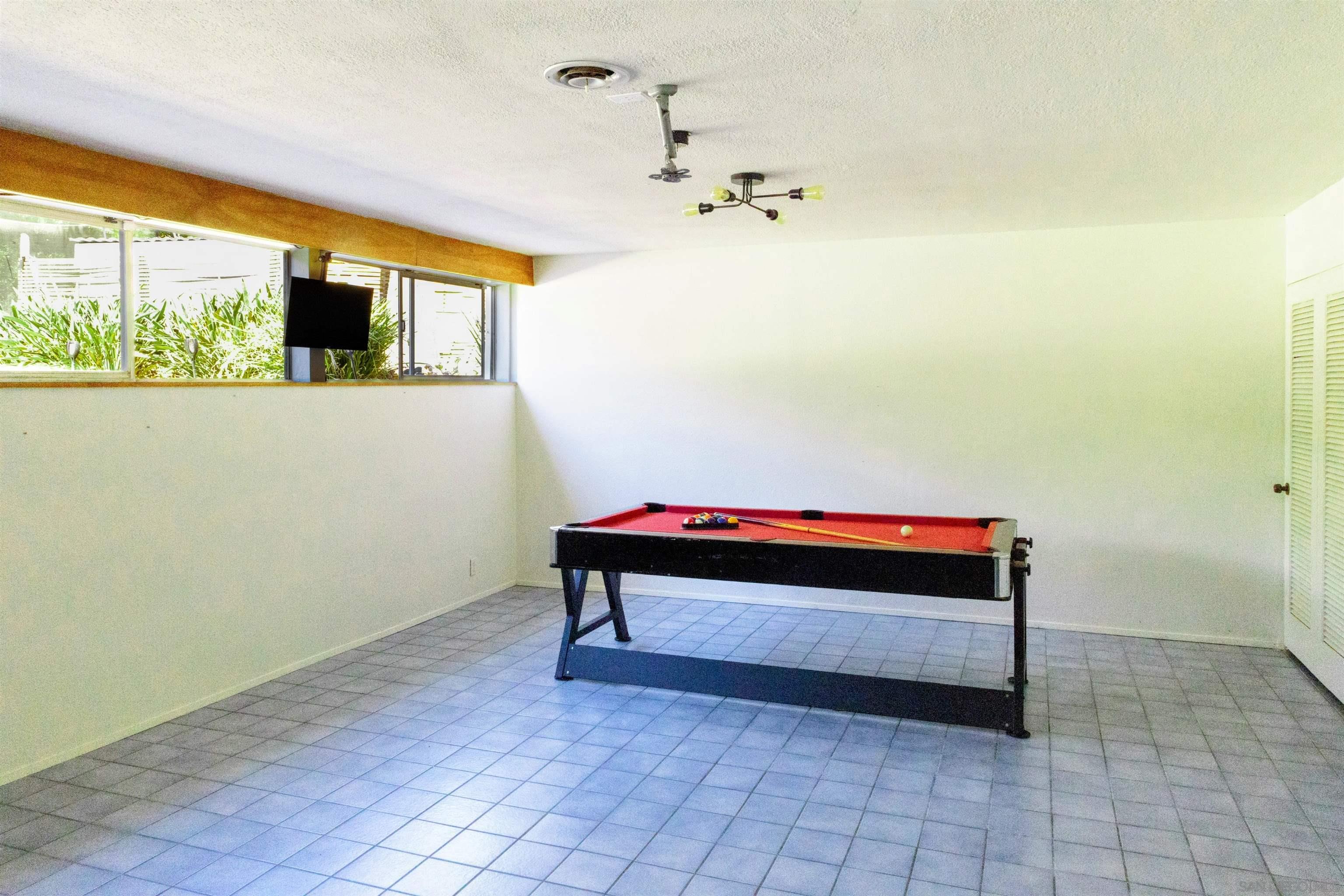 Detail Gallery Image 9 of 18 For 5727  Honors Dr., San Diego,  CA 92122 - 4 Beds | 2/1 Baths