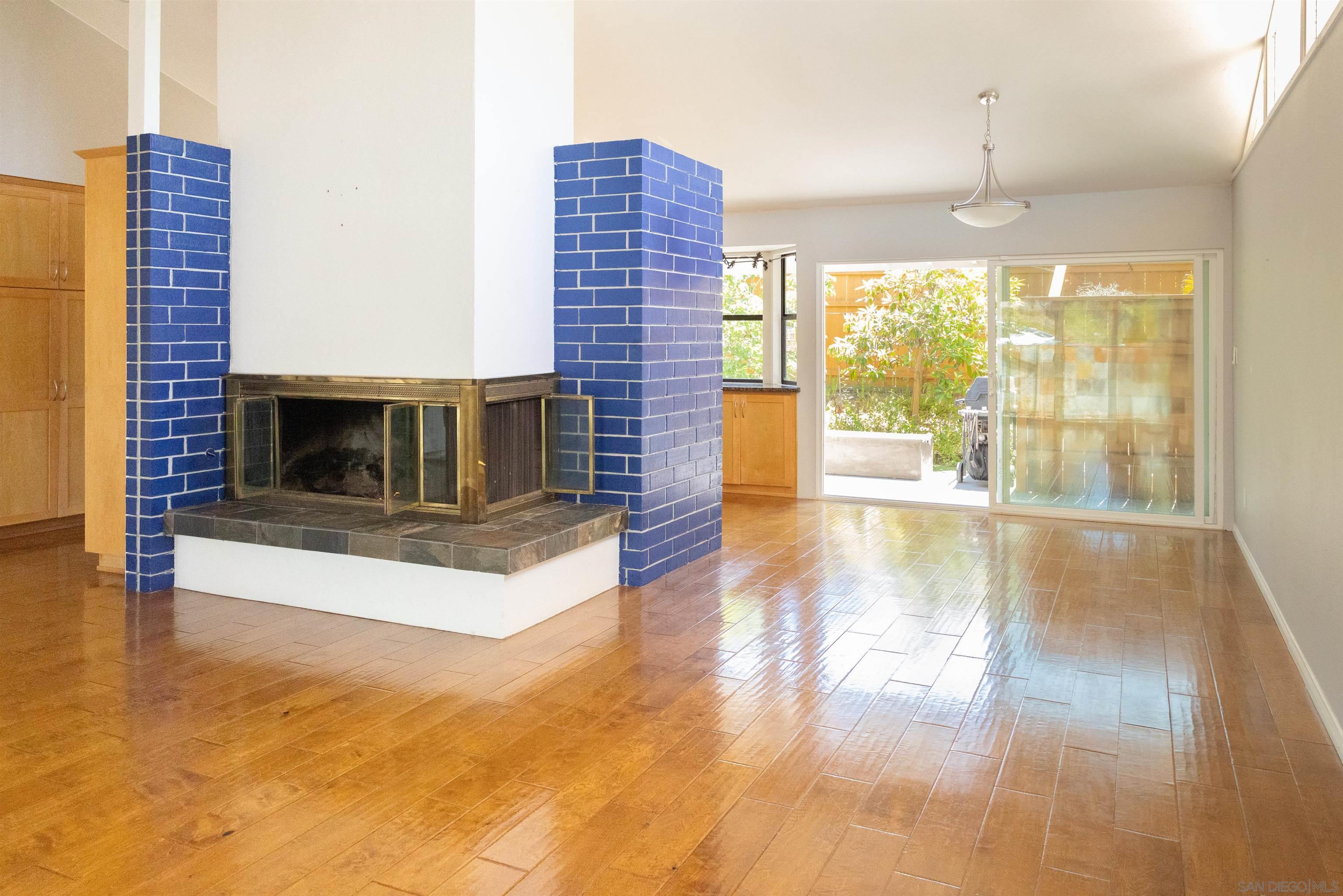 Detail Gallery Image 7 of 18 For 5727  Honors Dr., San Diego,  CA 92122 - 4 Beds | 2/1 Baths