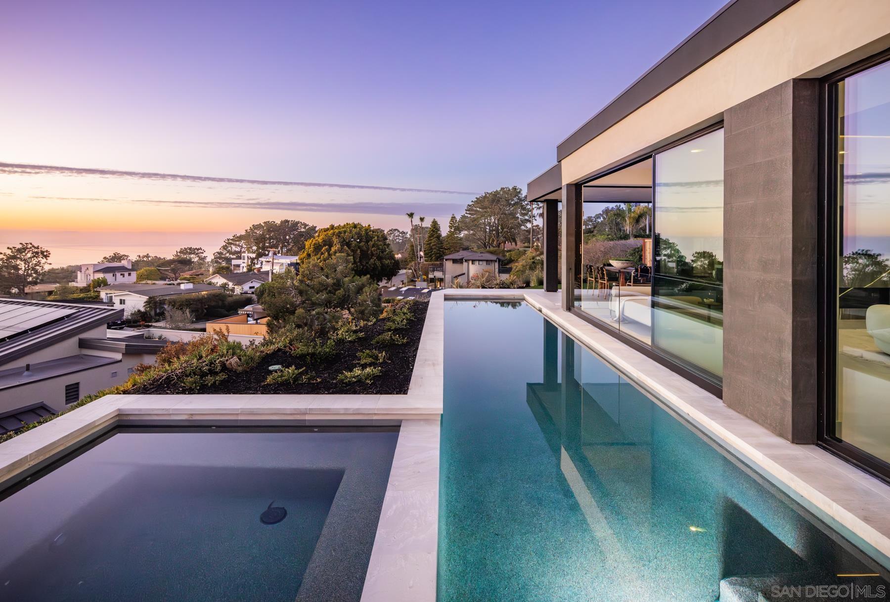 Front Image Thumbnail for SD250038307