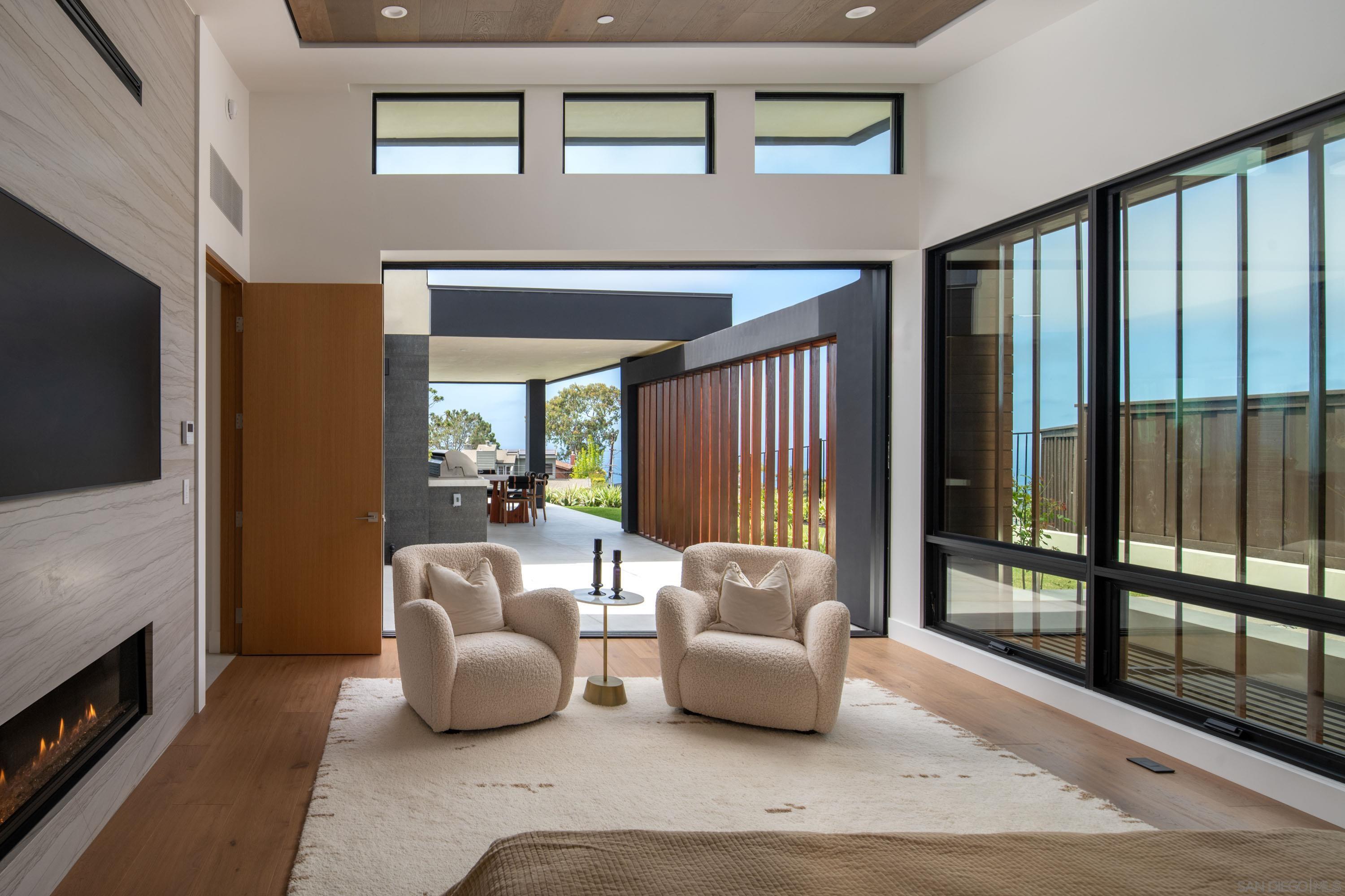 Detail Gallery Image 17 of 36 For 722  Amphitheatre Dr, Del Mar,  CA 92014 - 5 Beds | 5/2 Baths