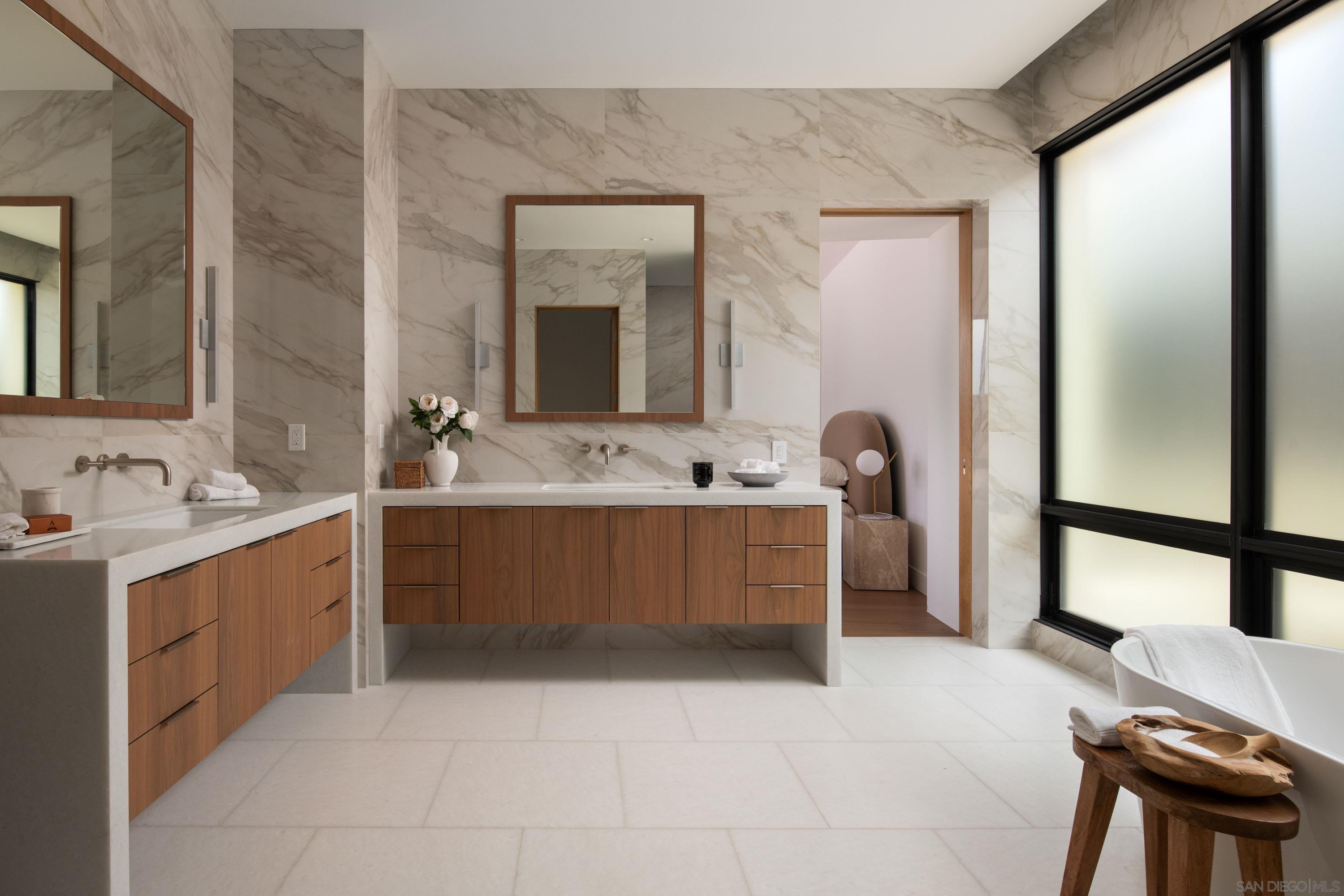 Detail Gallery Image 19 of 36 For 722  Amphitheatre Dr, Del Mar,  CA 92014 - 5 Beds | 5/2 Baths