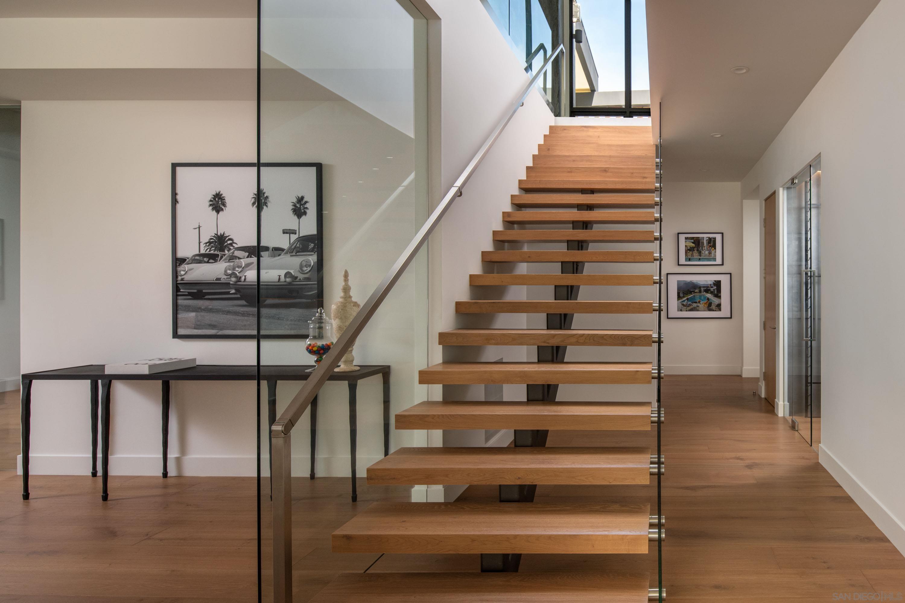 Detail Gallery Image 23 of 36 For 722  Amphitheatre Dr, Del Mar,  CA 92014 - 5 Beds | 5/2 Baths