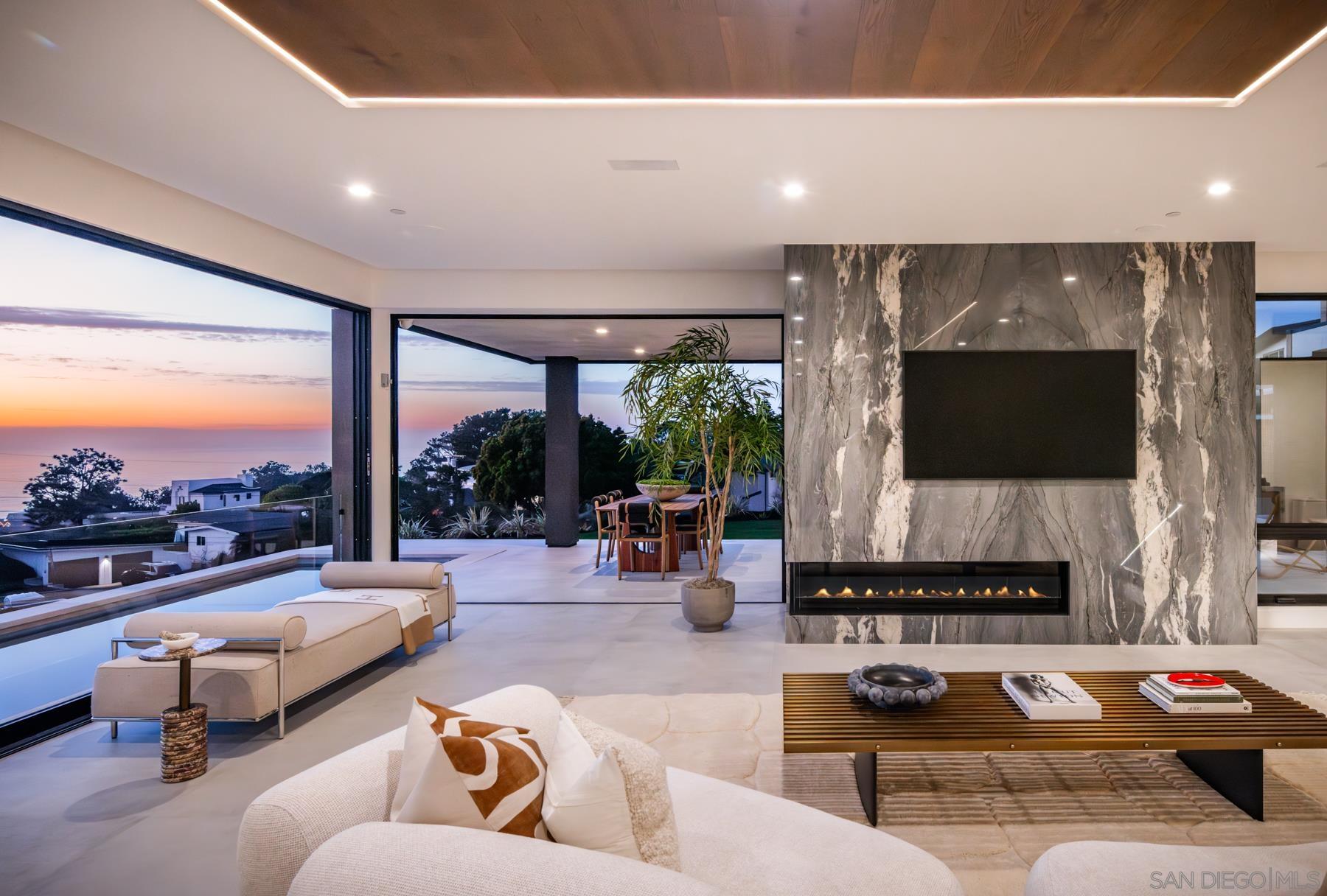 Detail Gallery Image 32 of 36 For 722  Amphitheatre Dr, Del Mar,  CA 92014 - 5 Beds | 5/2 Baths