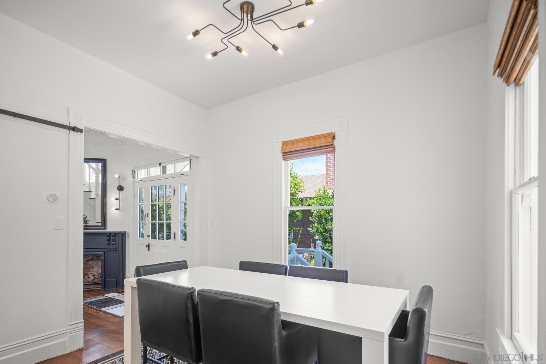 Detail Gallery Image 12 of 42 For 1021  E Ave, Coronado,  CA 92118 - 4 Beds | 3/1 Baths