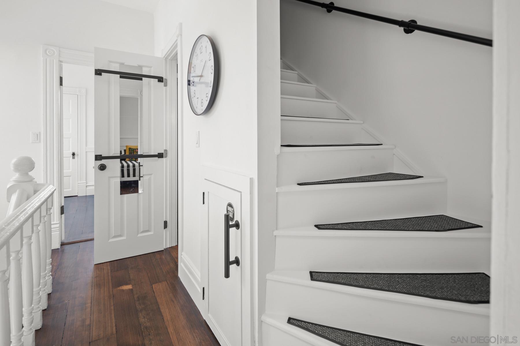 Detail Gallery Image 33 of 42 For 1021  E Ave, Coronado,  CA 92118 - 4 Beds | 3/1 Baths