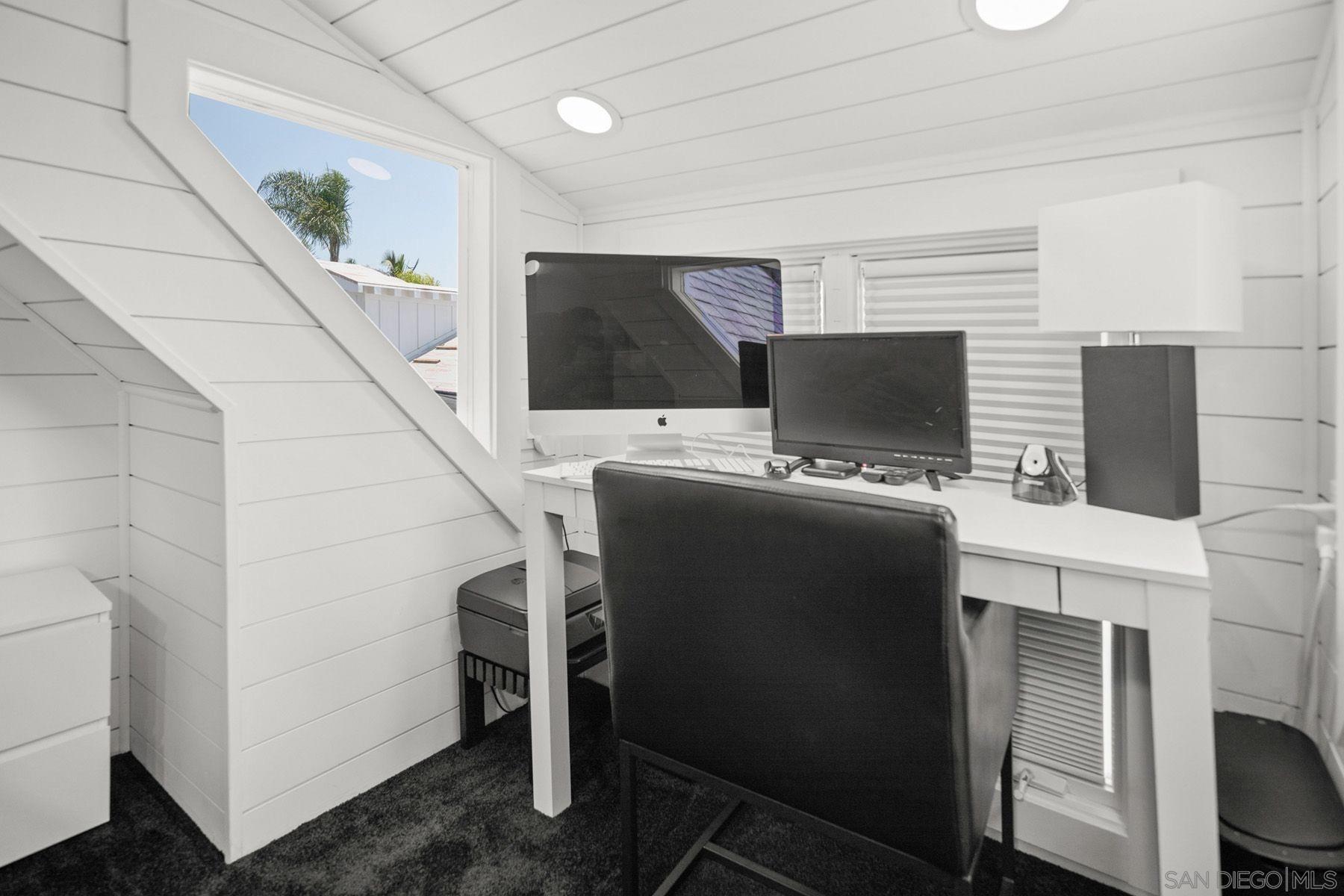 Detail Gallery Image 36 of 42 For 1021  E Ave, Coronado,  CA 92118 - 4 Beds | 3/1 Baths