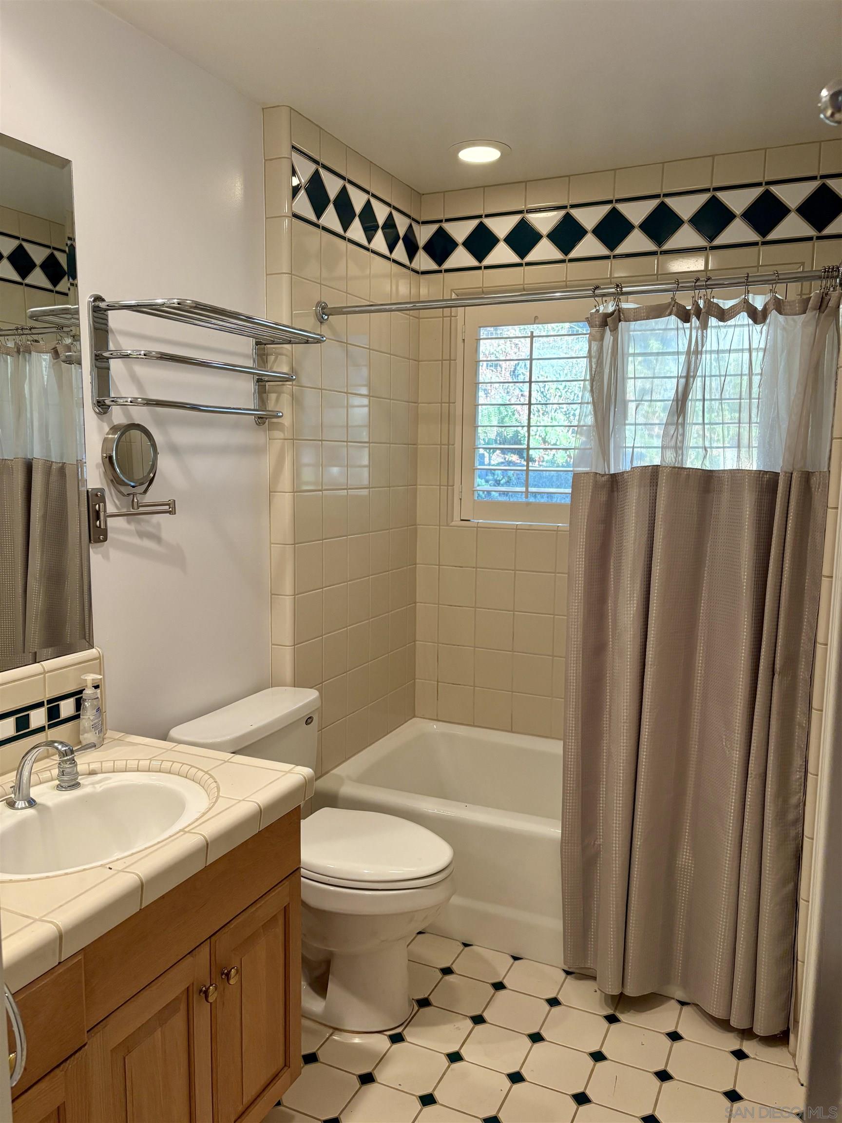 Detail Gallery Image 27 of 68 For 15725  Pauma Valley Drive, Pauma Valley,  CA 92061 - 6 Beds | 4/1 Baths