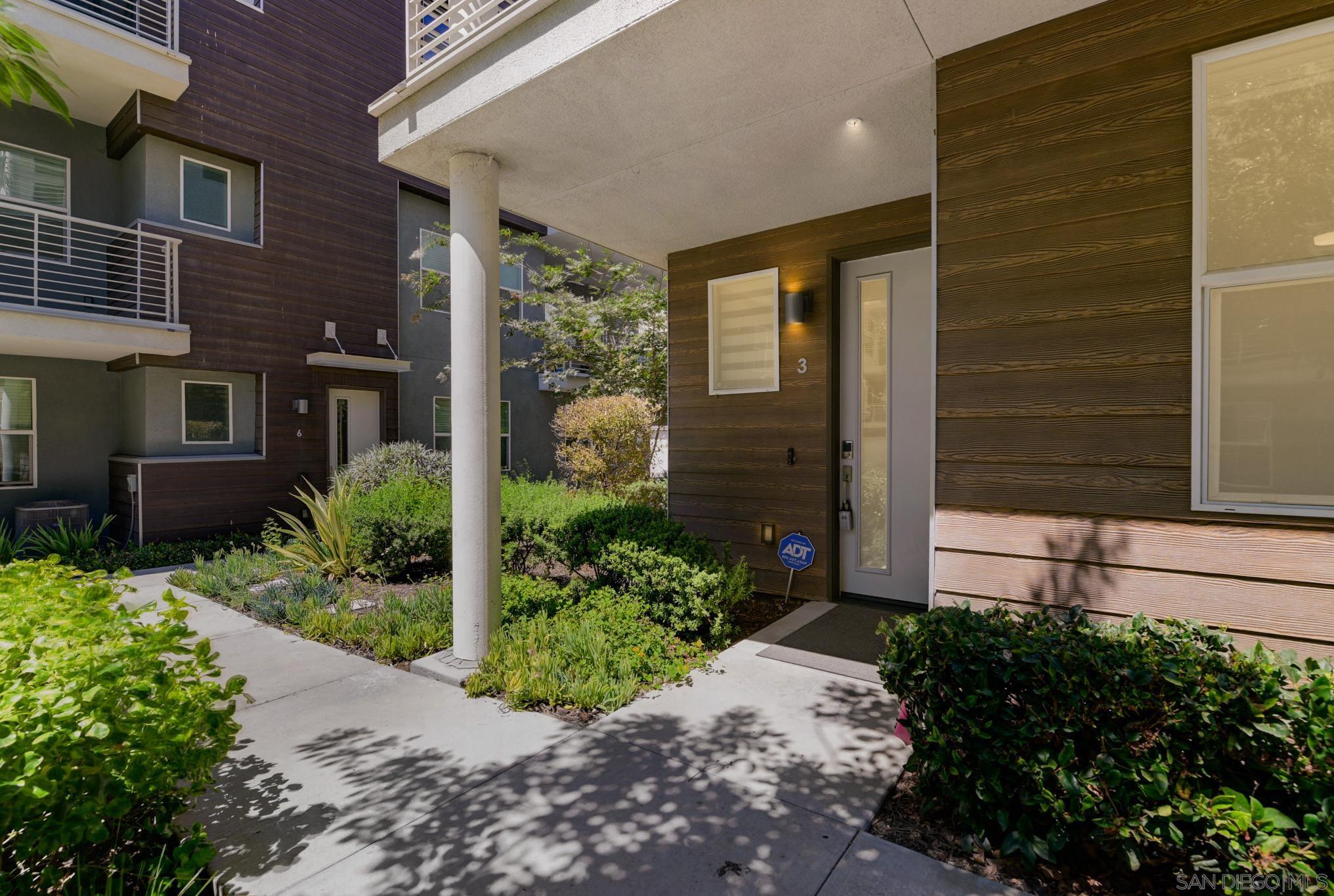 Detail Gallery Image 21 of 25 For 2035  Bravo Loop  #3,  Chula Vista,  CA 91915 - 4 Beds | 3 Baths