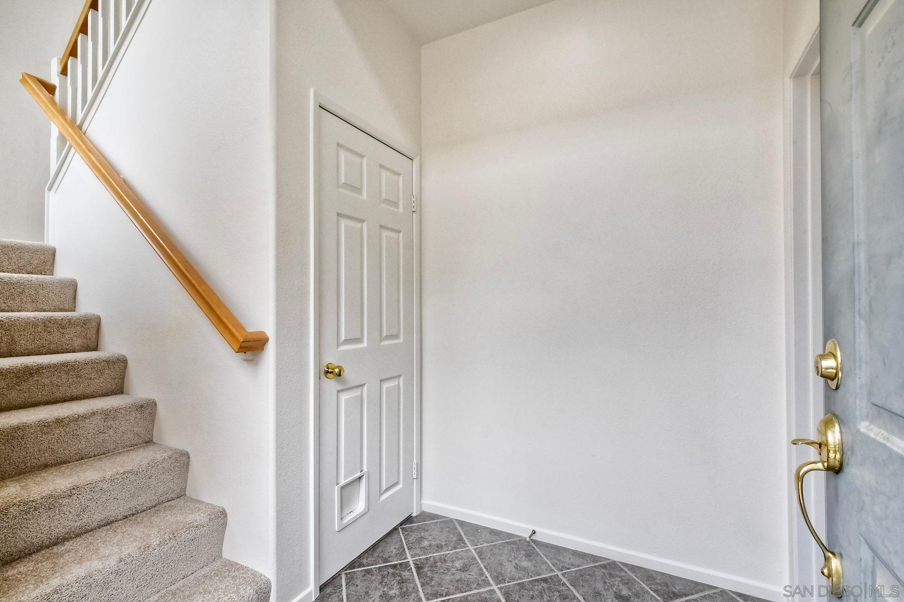 Detail Gallery Image 4 of 43 For 9633  West Canyon Terrace  #2,  San Diego,  CA 92123 - 2 Beds | 2 Baths