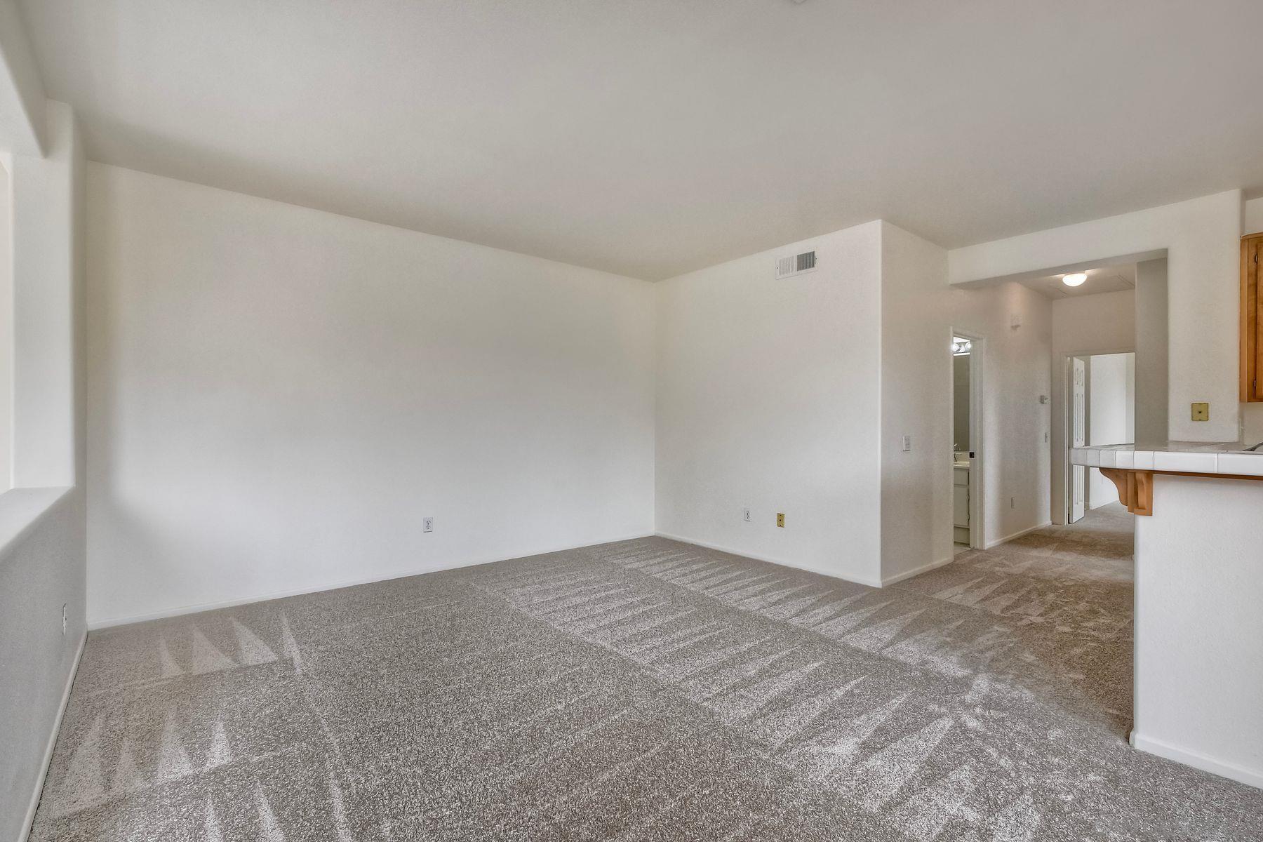 Detail Gallery Image 7 of 43 For 9633  West Canyon Terrace  #2,  San Diego,  CA 92123 - 2 Beds | 2 Baths