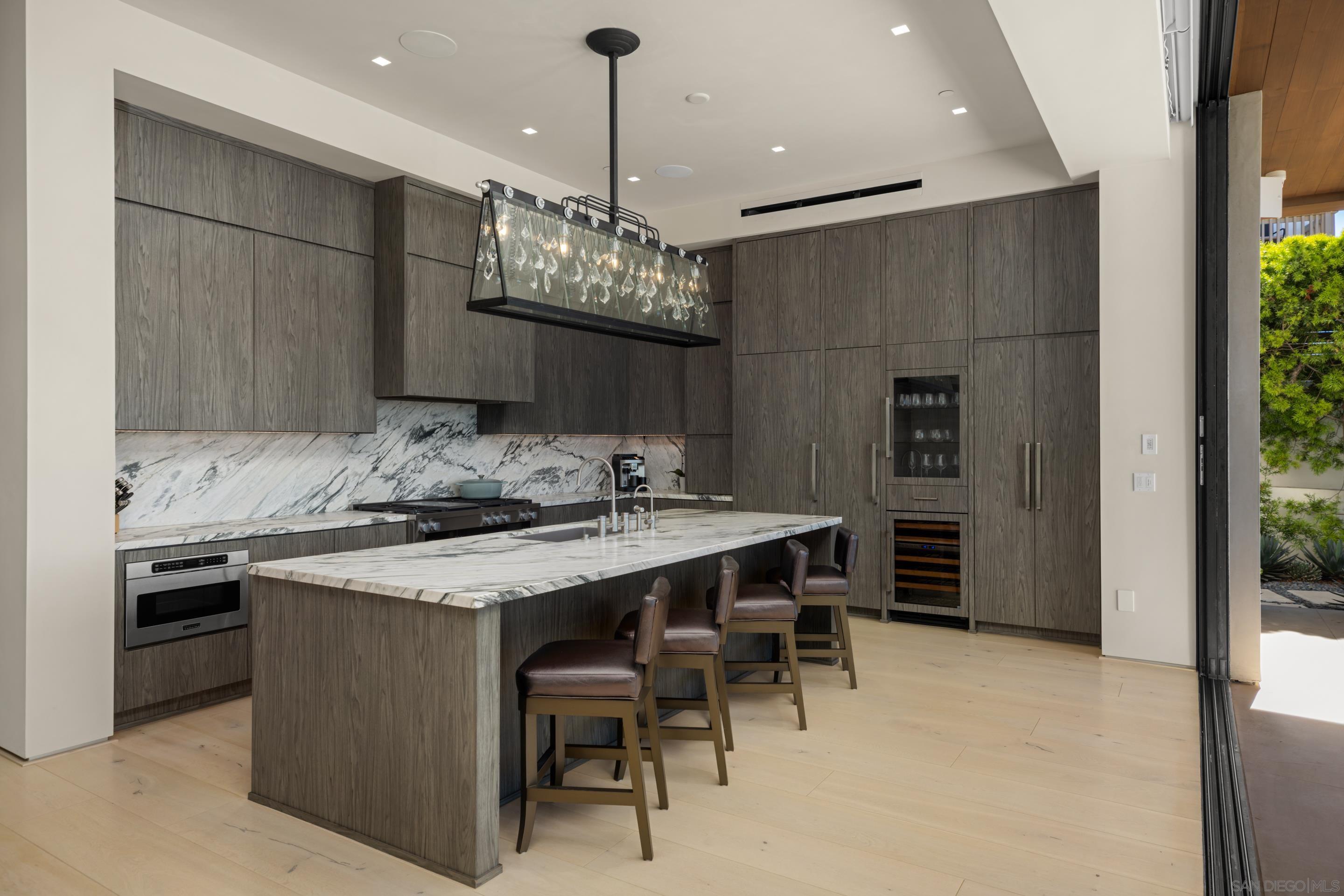 Detail Gallery Image 18 of 43 For 516  Stratford, Del Mar,  CA 92014 - 5 Beds | 5/2 Baths