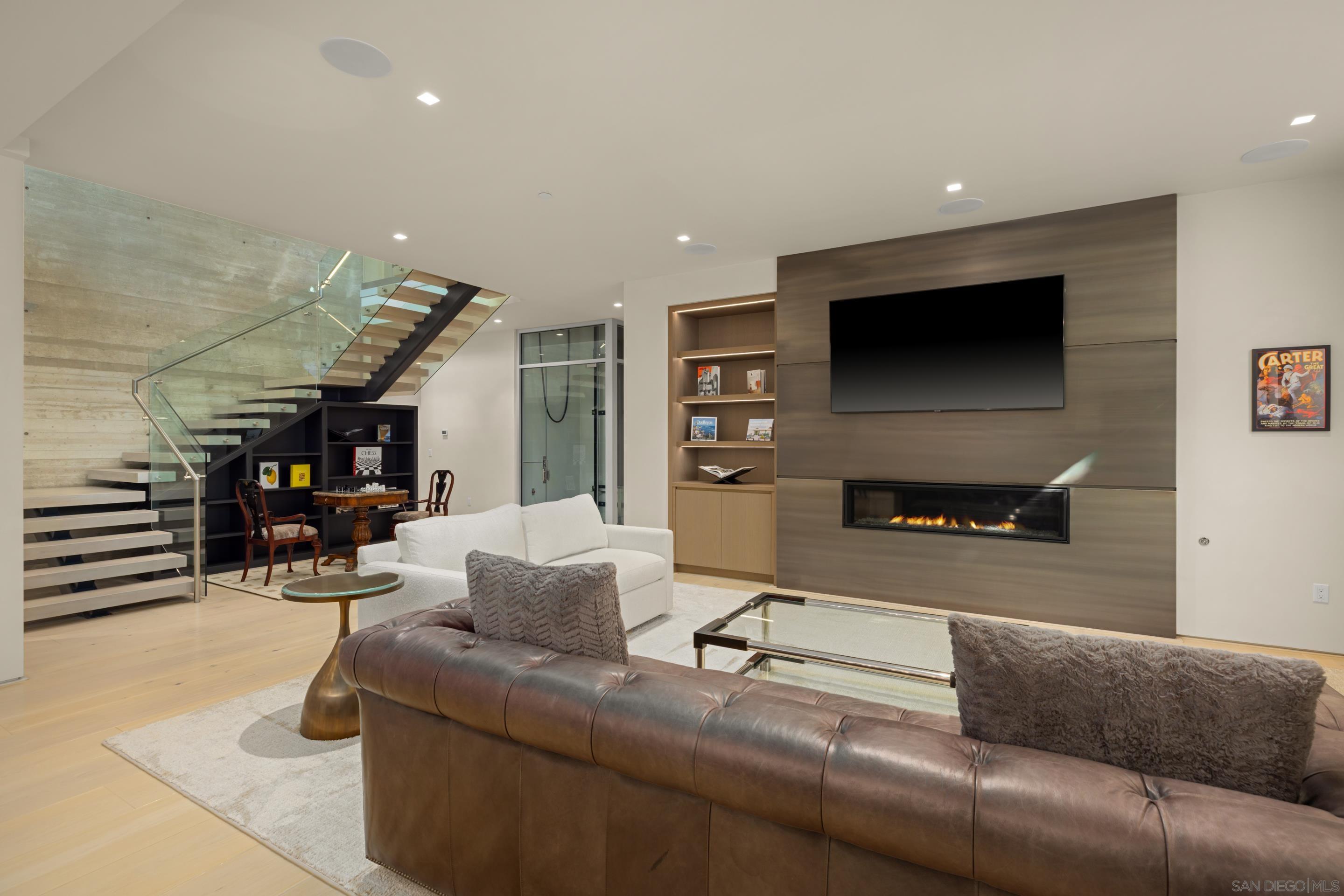 Detail Gallery Image 22 of 43 For 516  Stratford, Del Mar,  CA 92014 - 5 Beds | 5/2 Baths