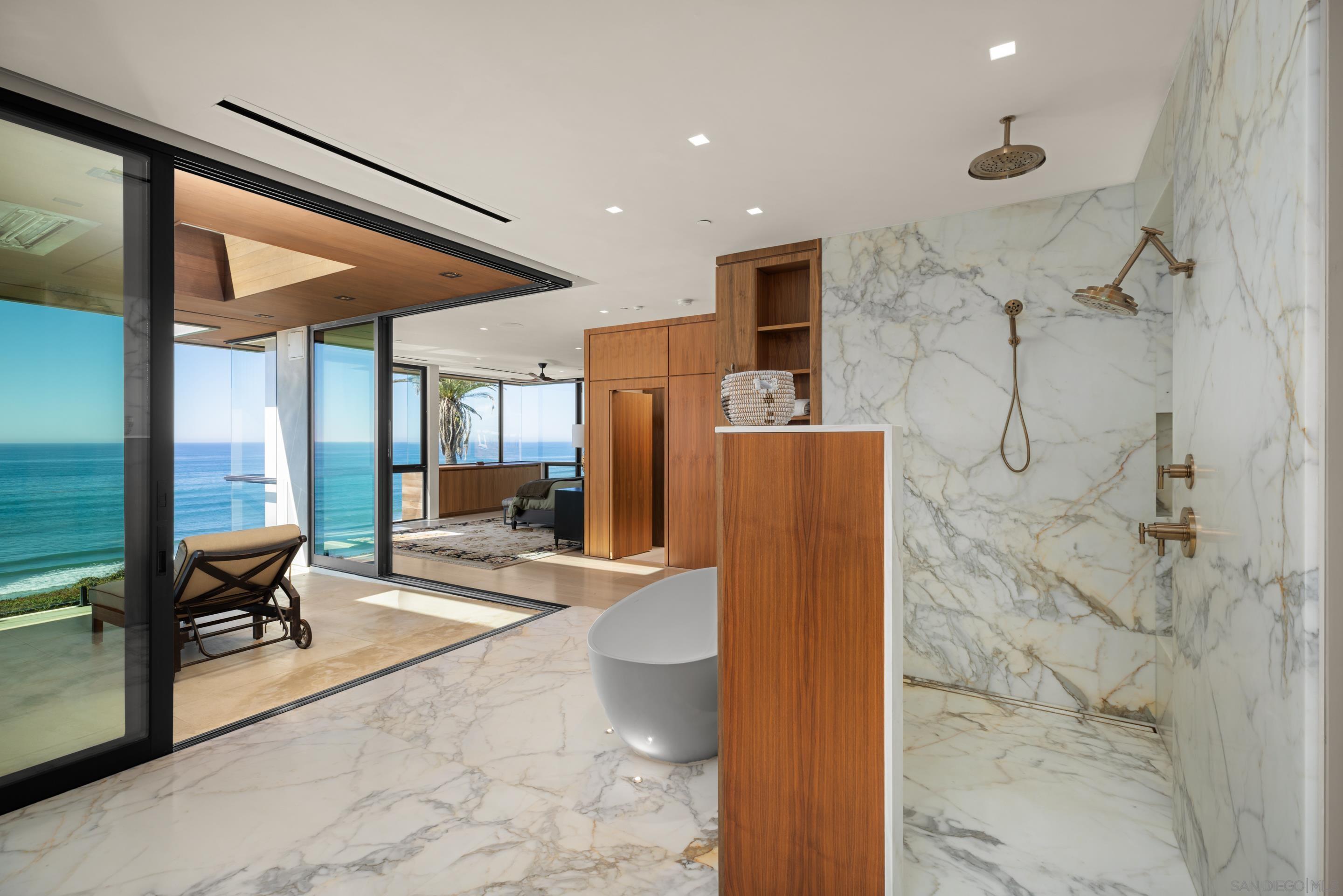 Detail Gallery Image 8 of 43 For 516  Stratford, Del Mar,  CA 92014 - 5 Beds | 5/2 Baths