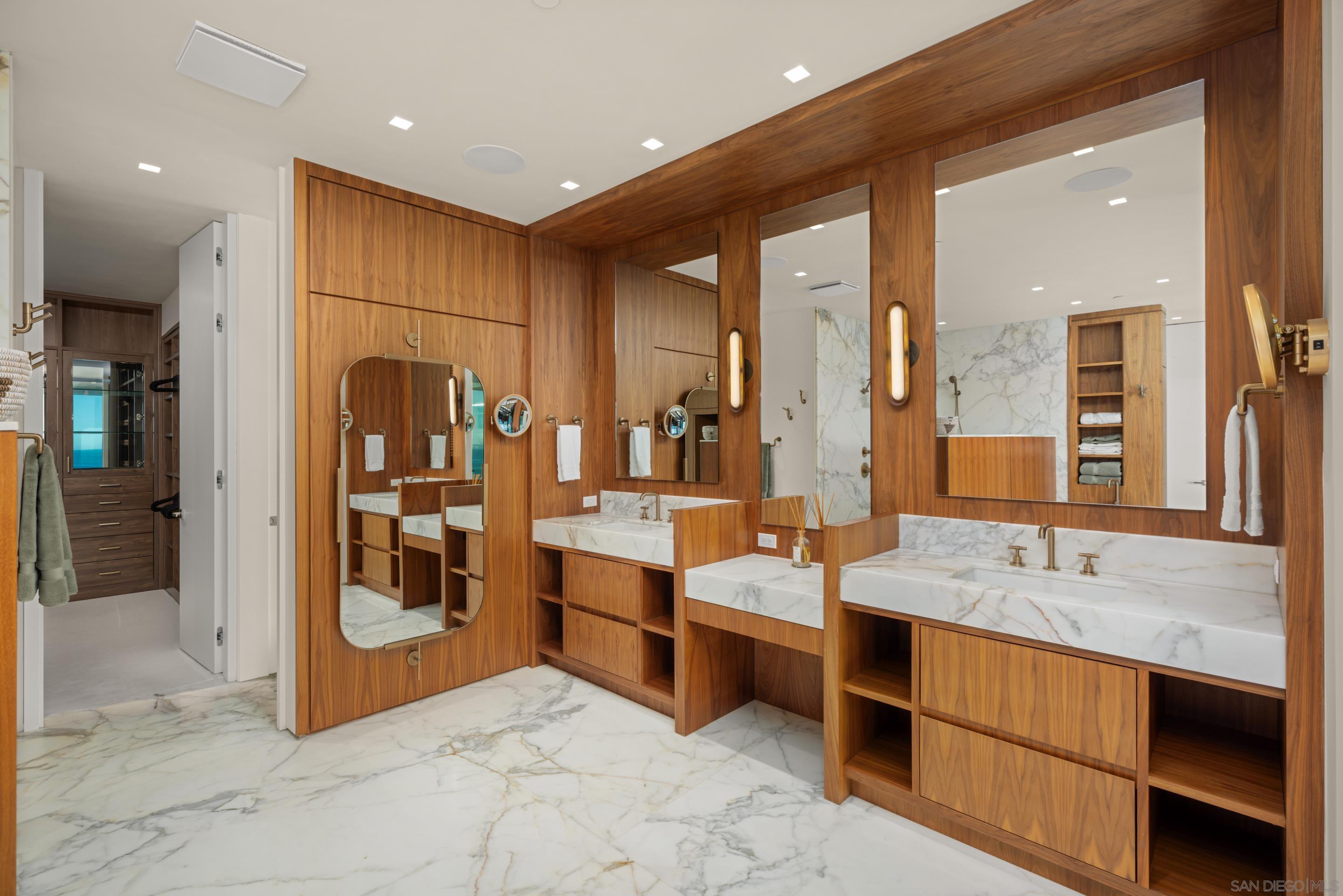 Detail Gallery Image 9 of 43 For 516  Stratford, Del Mar,  CA 92014 - 5 Beds | 5/2 Baths