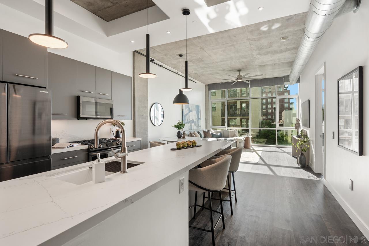 Front Image Thumbnail for SD250038366