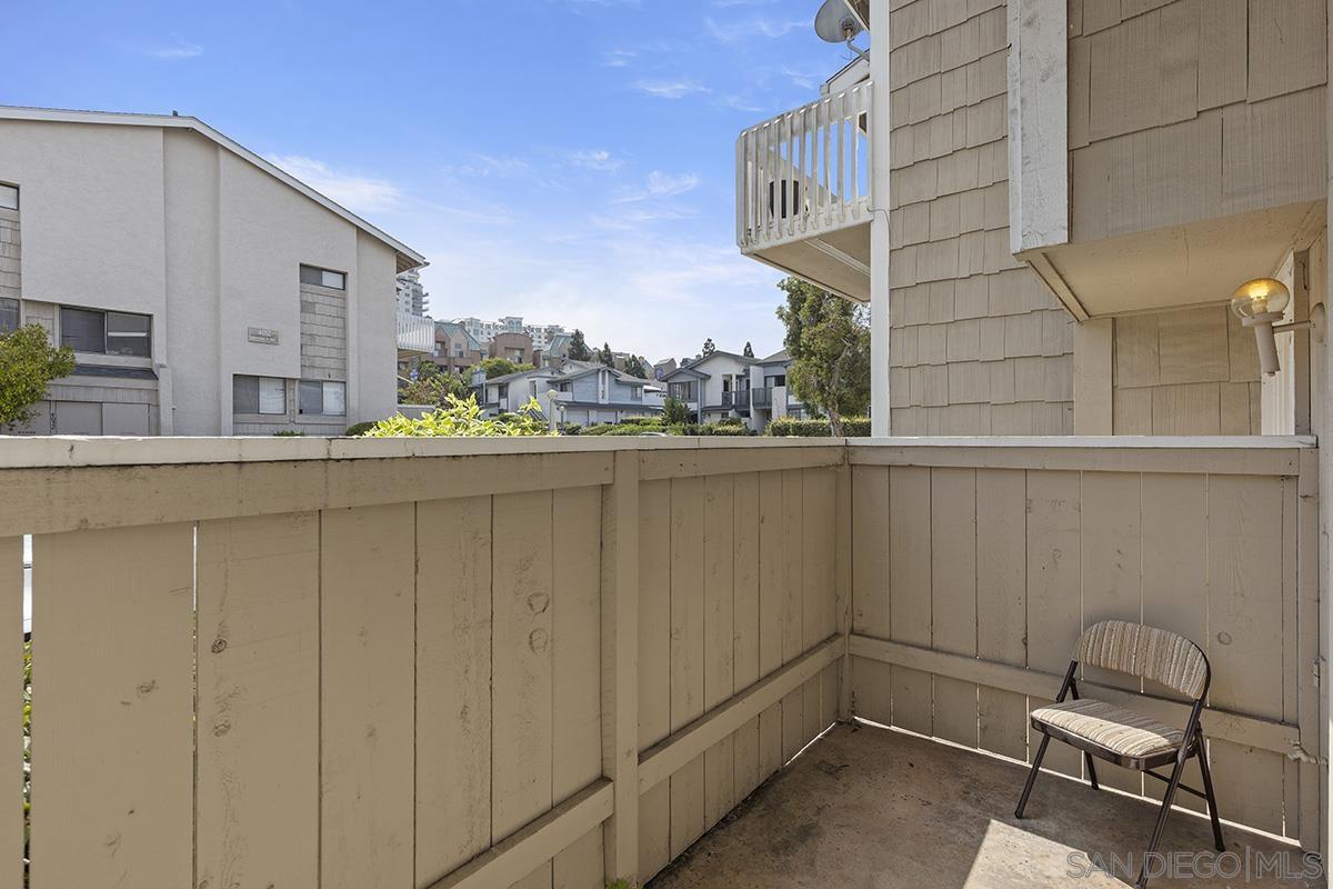 Detail Gallery Image 6 of 34 For 4028  Mahaila Ave  C, San Diego,  CA 92122 - 4 Beds | 2/1 Baths