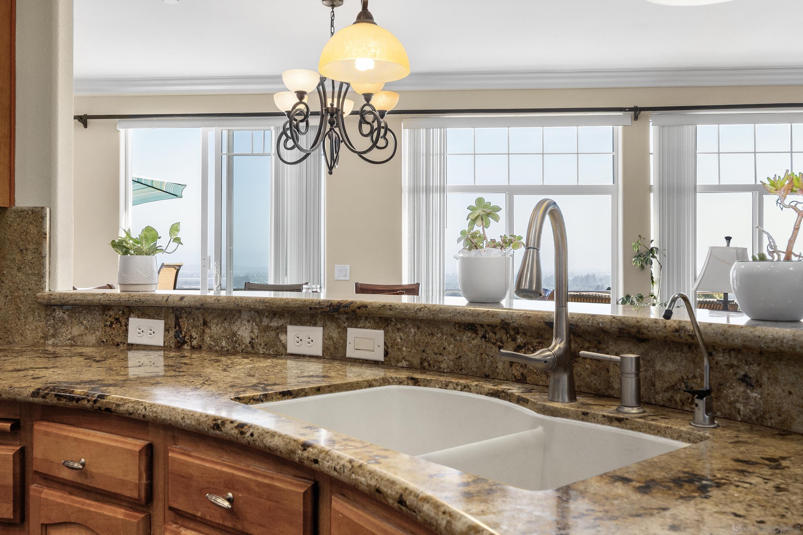 Detail Gallery Image 13 of 62 For 960  Smith Rd, Watsonville,  CA 95076 - 6 Beds | 4 Baths