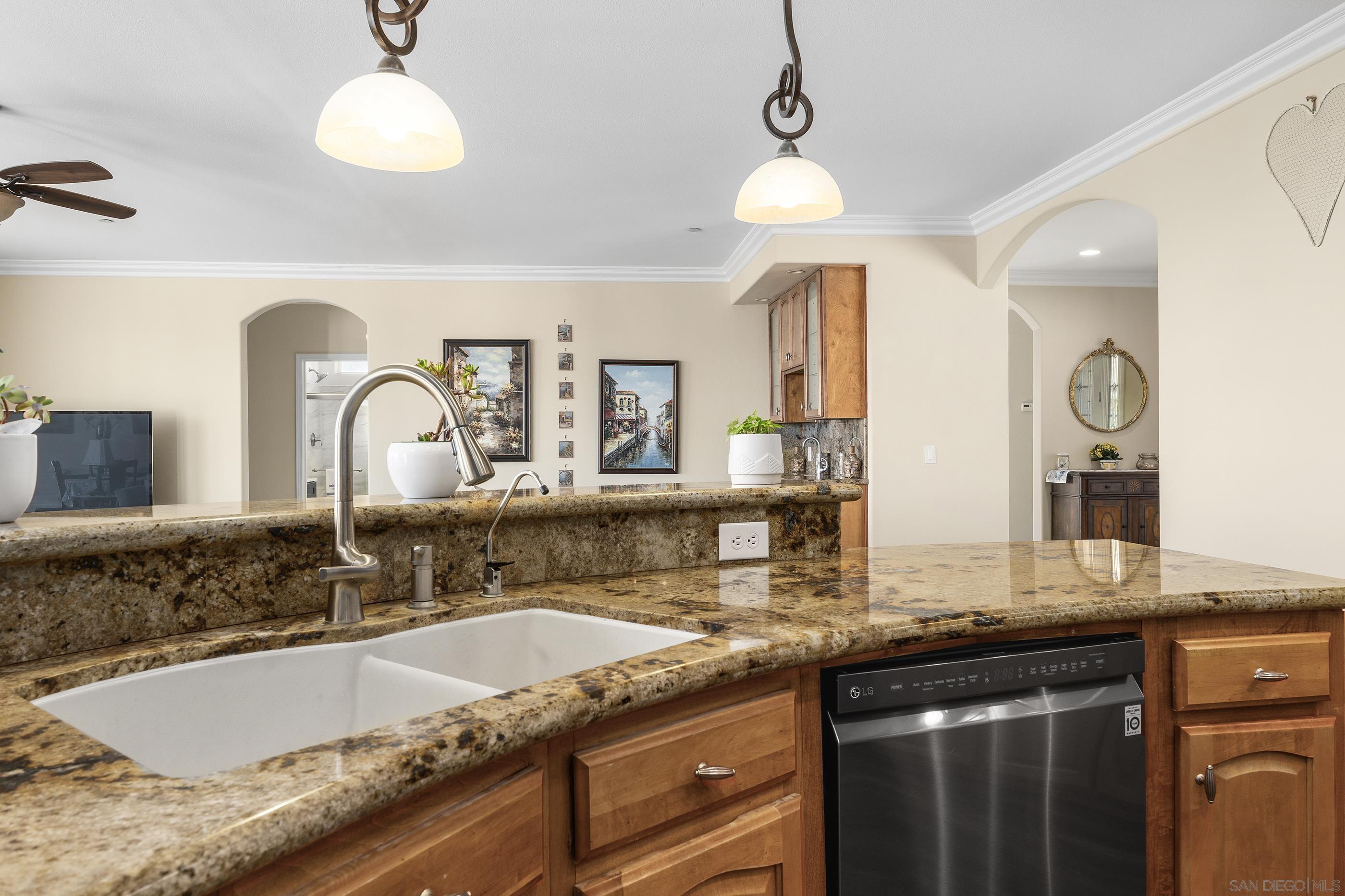 Detail Gallery Image 14 of 62 For 960  Smith Rd, Watsonville,  CA 95076 - 6 Beds | 4 Baths