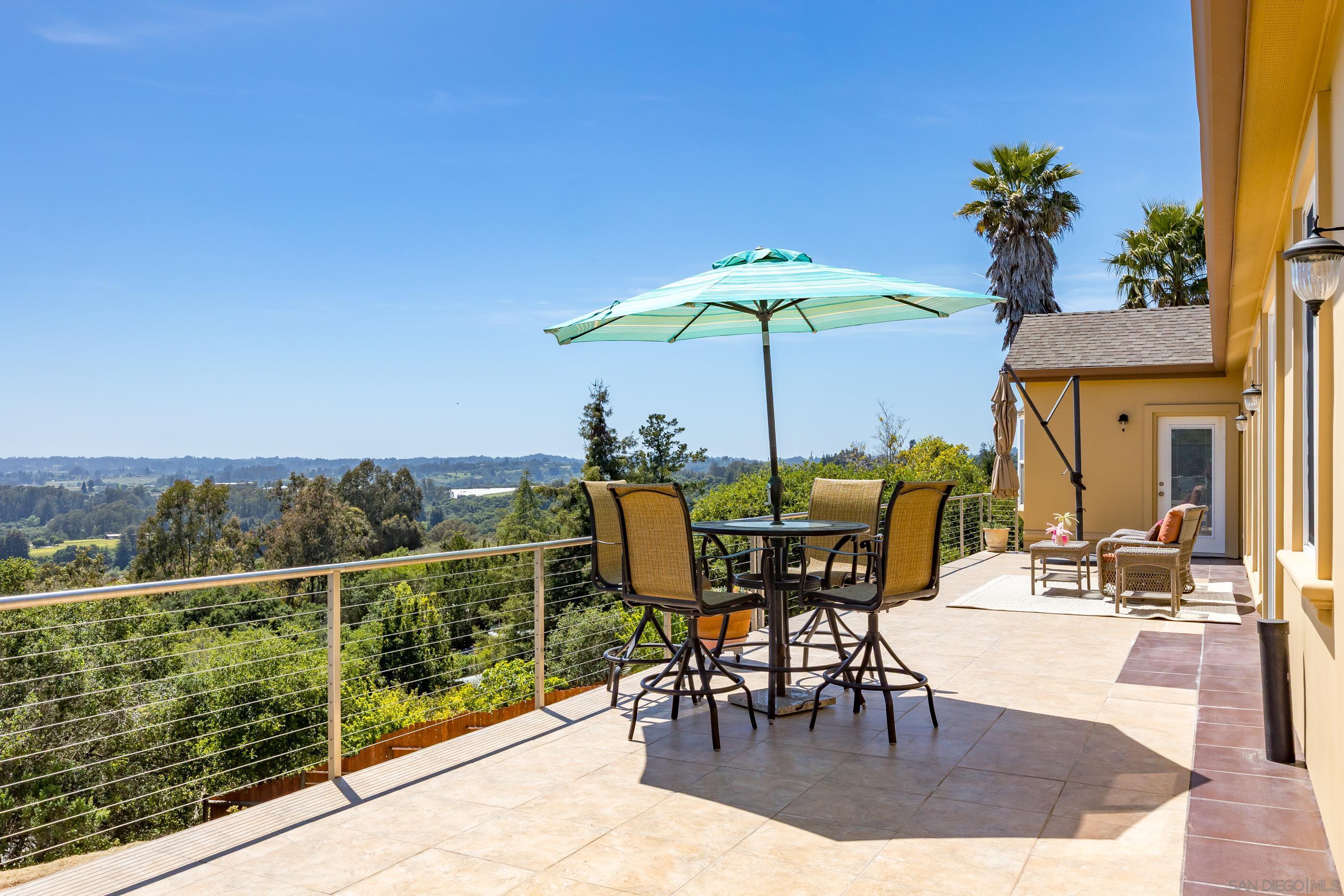 Detail Gallery Image 16 of 62 For 960  Smith Rd, Watsonville,  CA 95076 - 6 Beds | 4 Baths