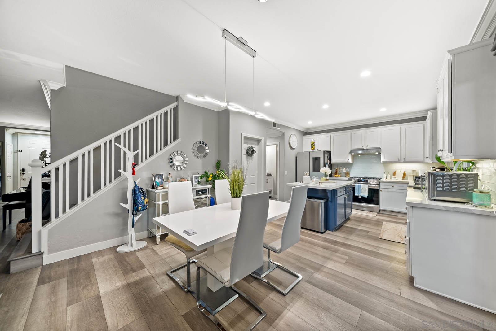 Front Image Thumbnail for SD250038426