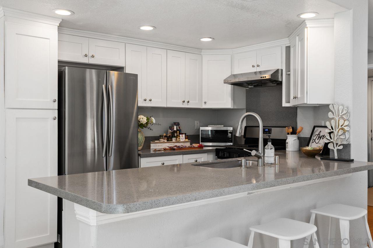 Detail Gallery Image 13 of 41 For 2153  Pleasantwood Ln, Escondido,  CA 92026 - 3 Beds | 2/1 Baths