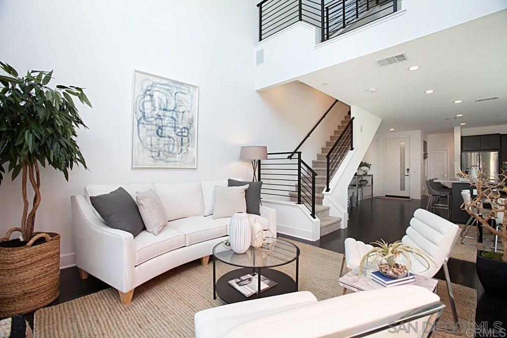 Detail Gallery Image 3 of 25 For 2617  Aperture Circle, San Diego,  CA 92108 - 3 Beds | 2/1 Baths