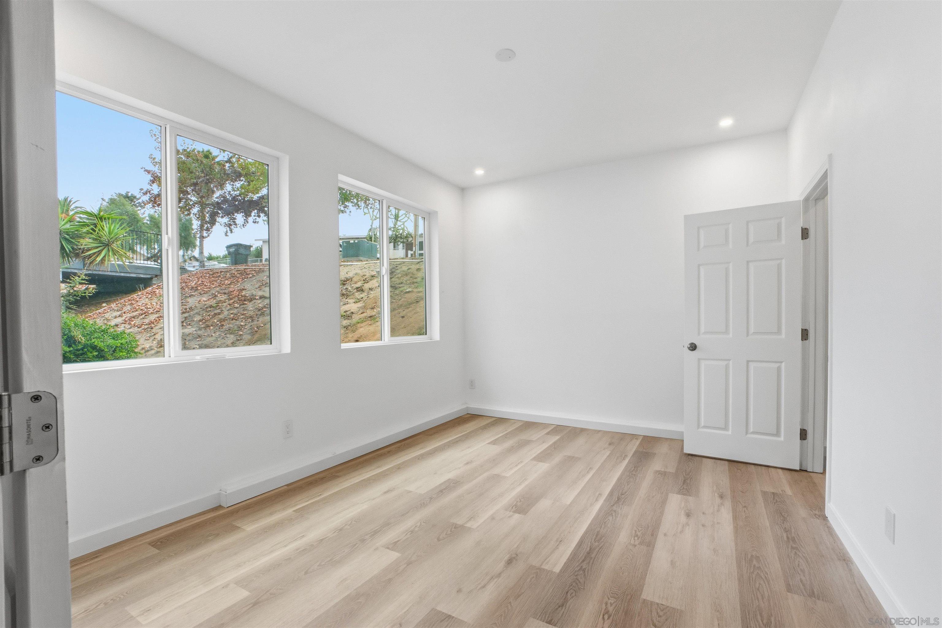 Detail Gallery Image 23 of 70 For 490  Lado De Loma Dr #1-4, Vista,  CA 92083 - – Beds | – Baths