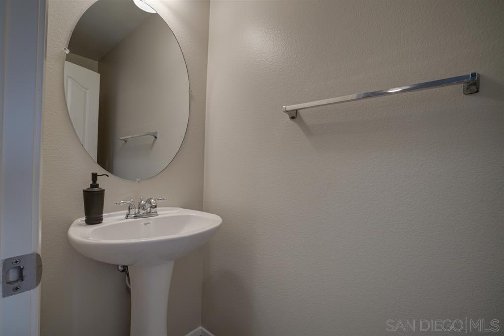 Detail Gallery Image 11 of 30 For 1386  Dandelion Way, San Marcos,  CA 92078 - 3 Beds | 3/1 Baths