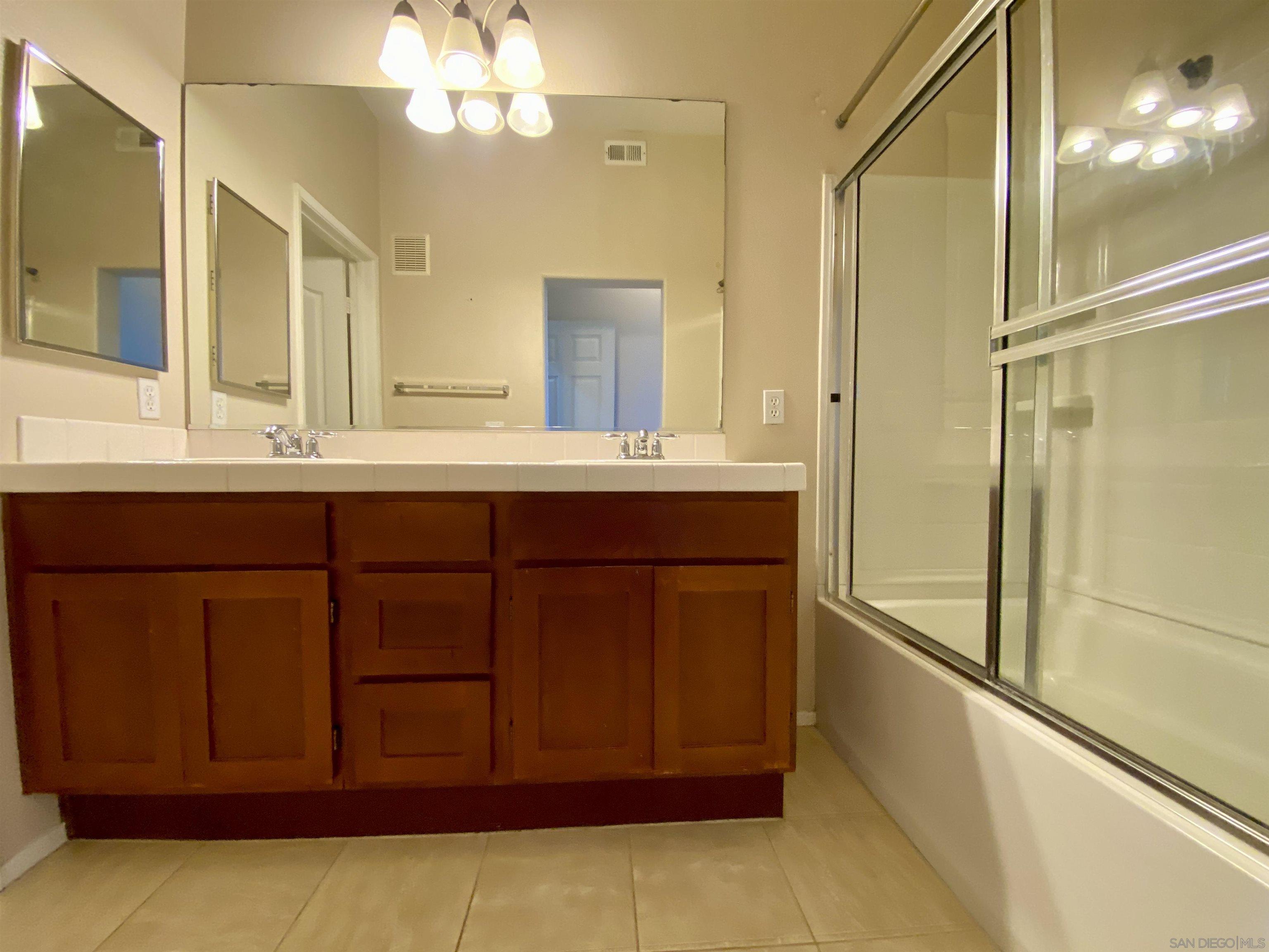 Detail Gallery Image 12 of 30 For 1386  Dandelion Way, San Marcos,  CA 92078 - 3 Beds | 3/1 Baths