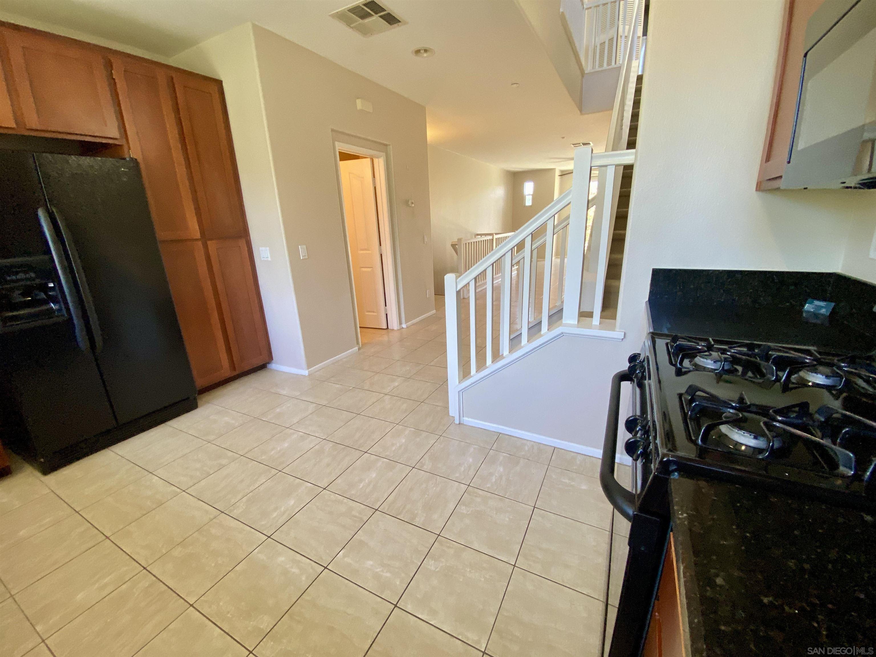 Detail Gallery Image 5 of 30 For 1386  Dandelion Way, San Marcos,  CA 92078 - 3 Beds | 3/1 Baths